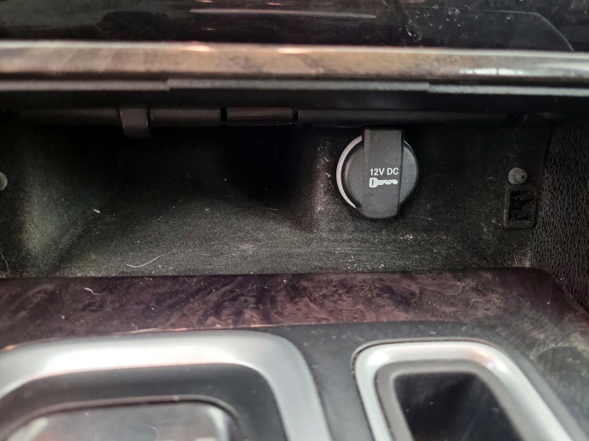 Thumbnail: 2020 Chrysler 300 - 19