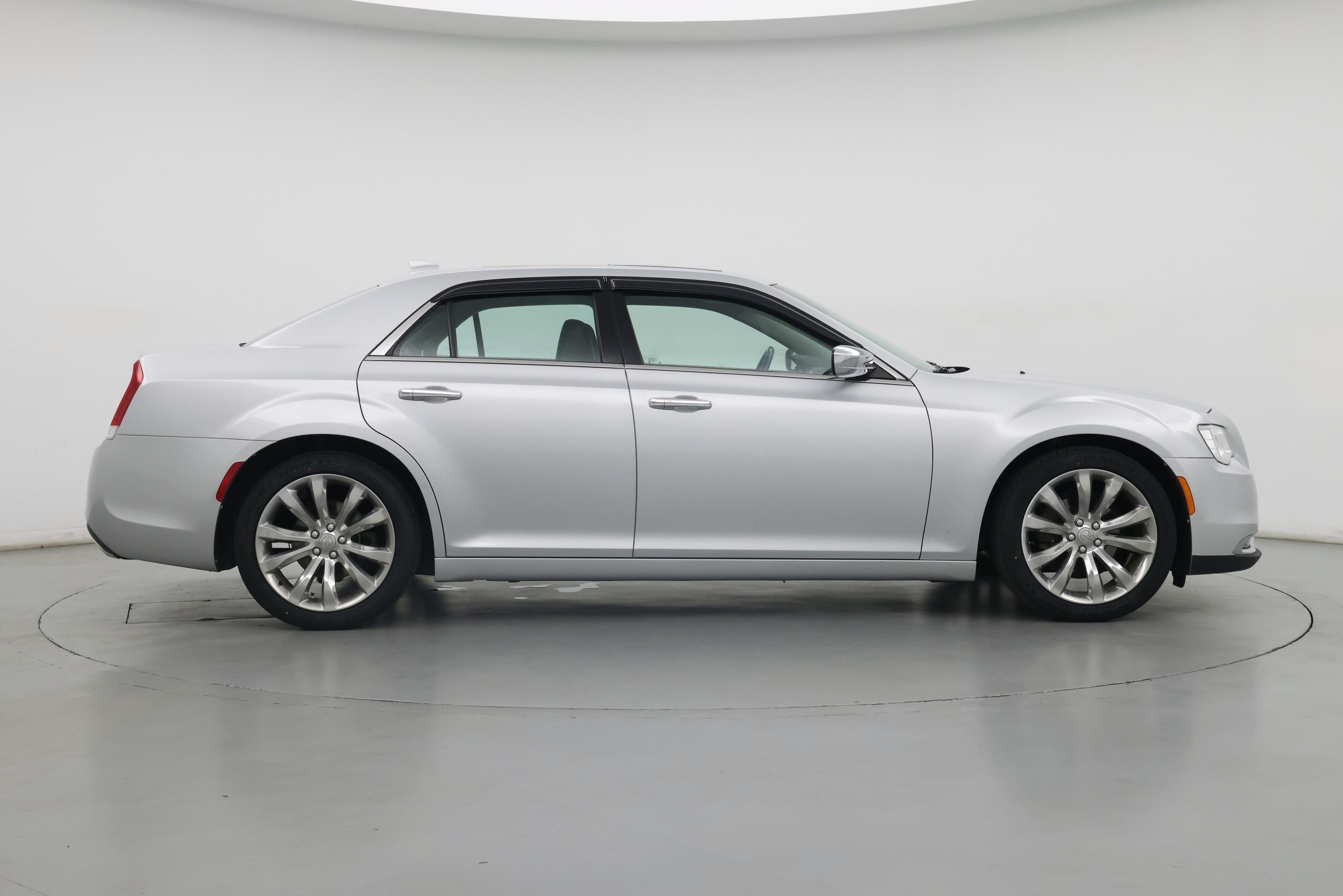 Thumbnail: 2020 Chrysler 300 - 7