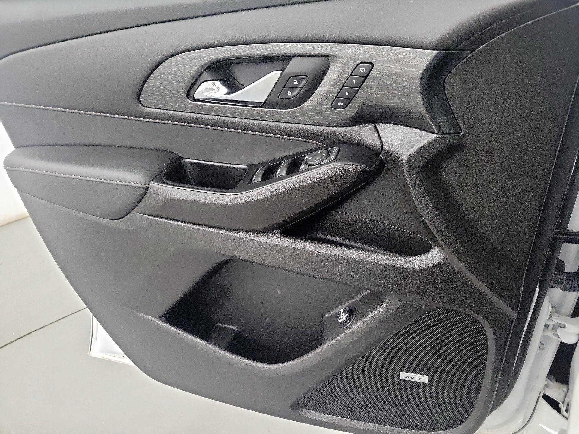 Thumbnail: 2023 Chevrolet Traverse - 12