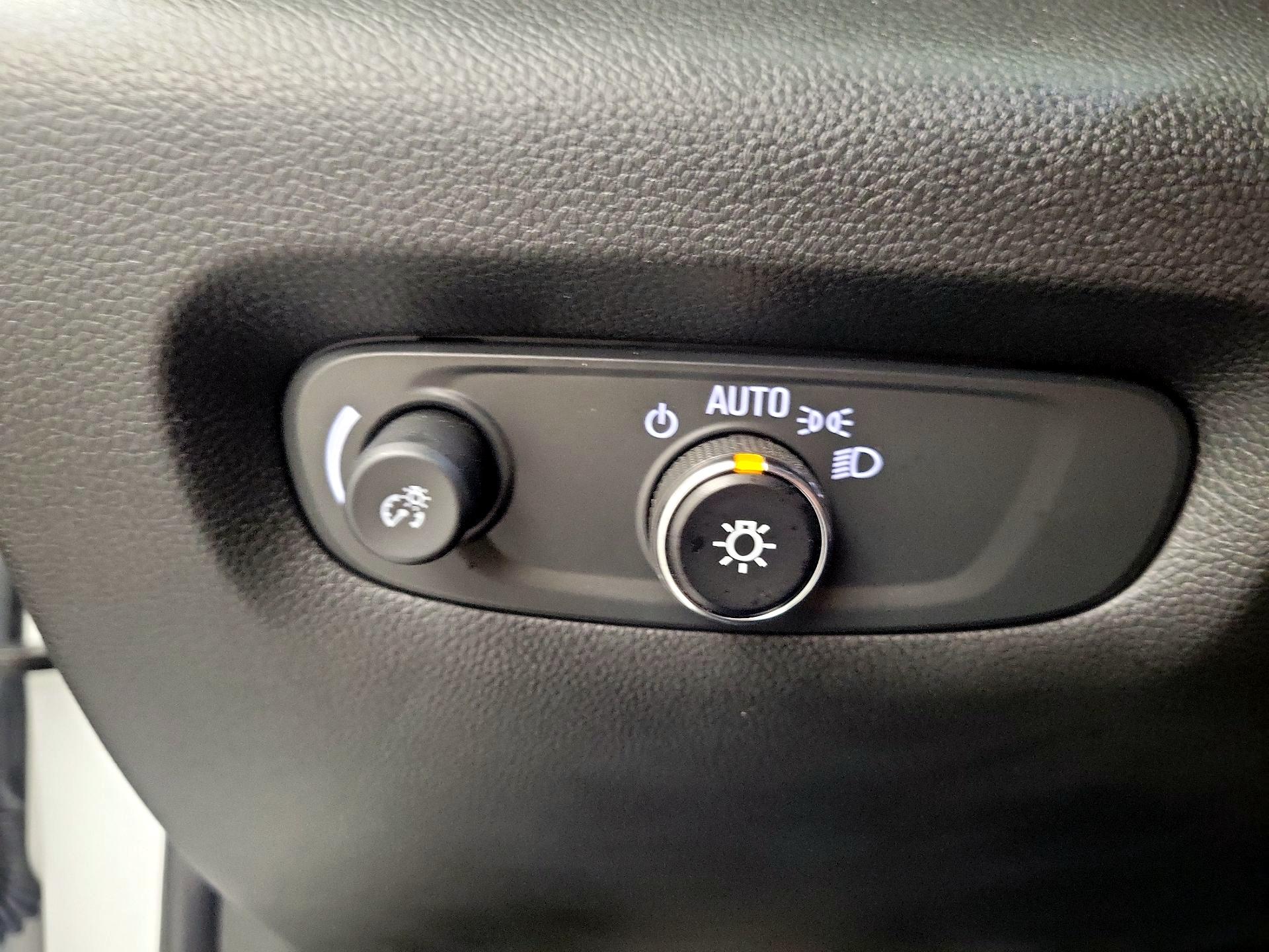 Thumbnail: 2023 Chevrolet Traverse - 13