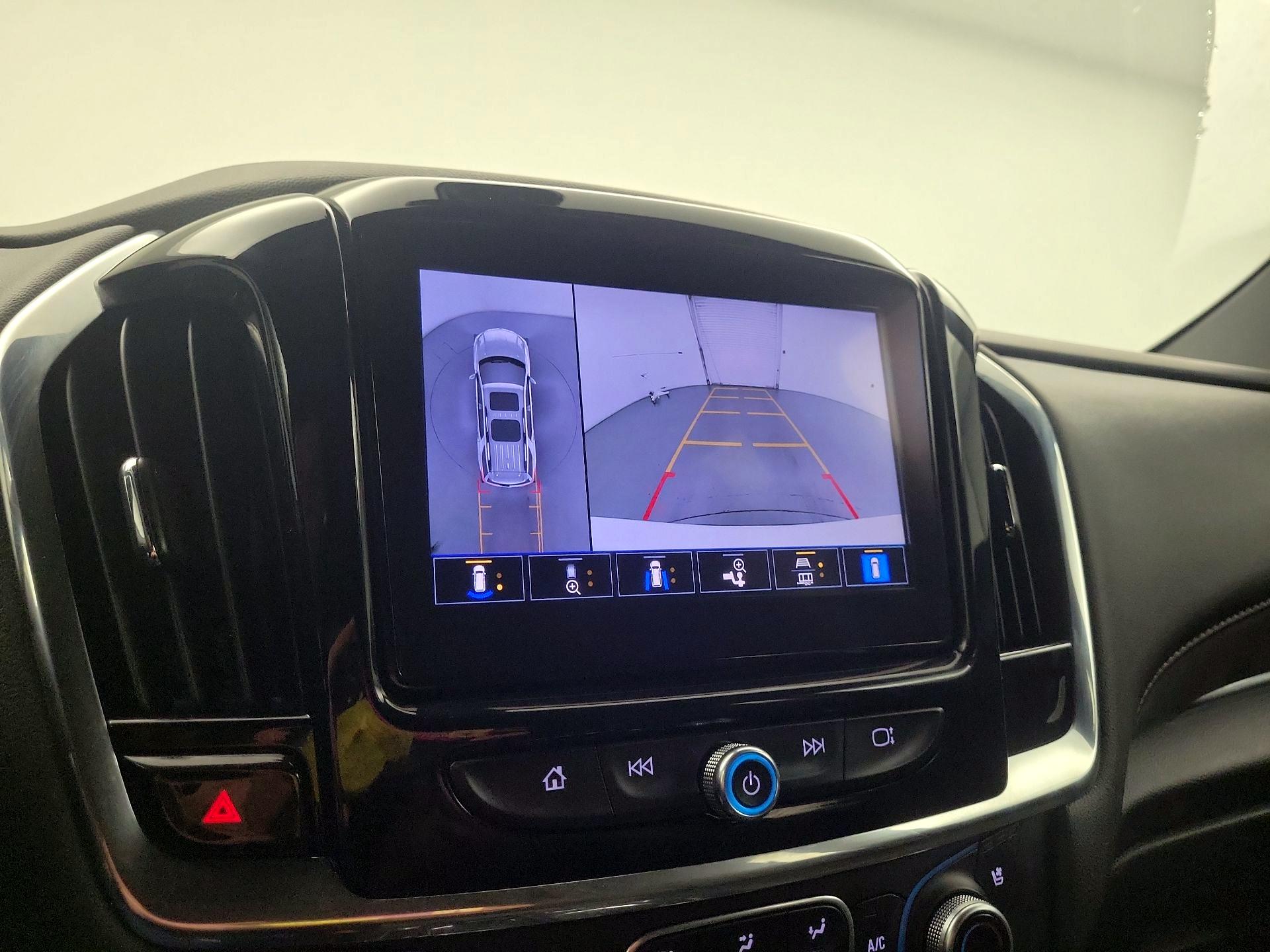 Thumbnail: 2023 Chevrolet Traverse - 14