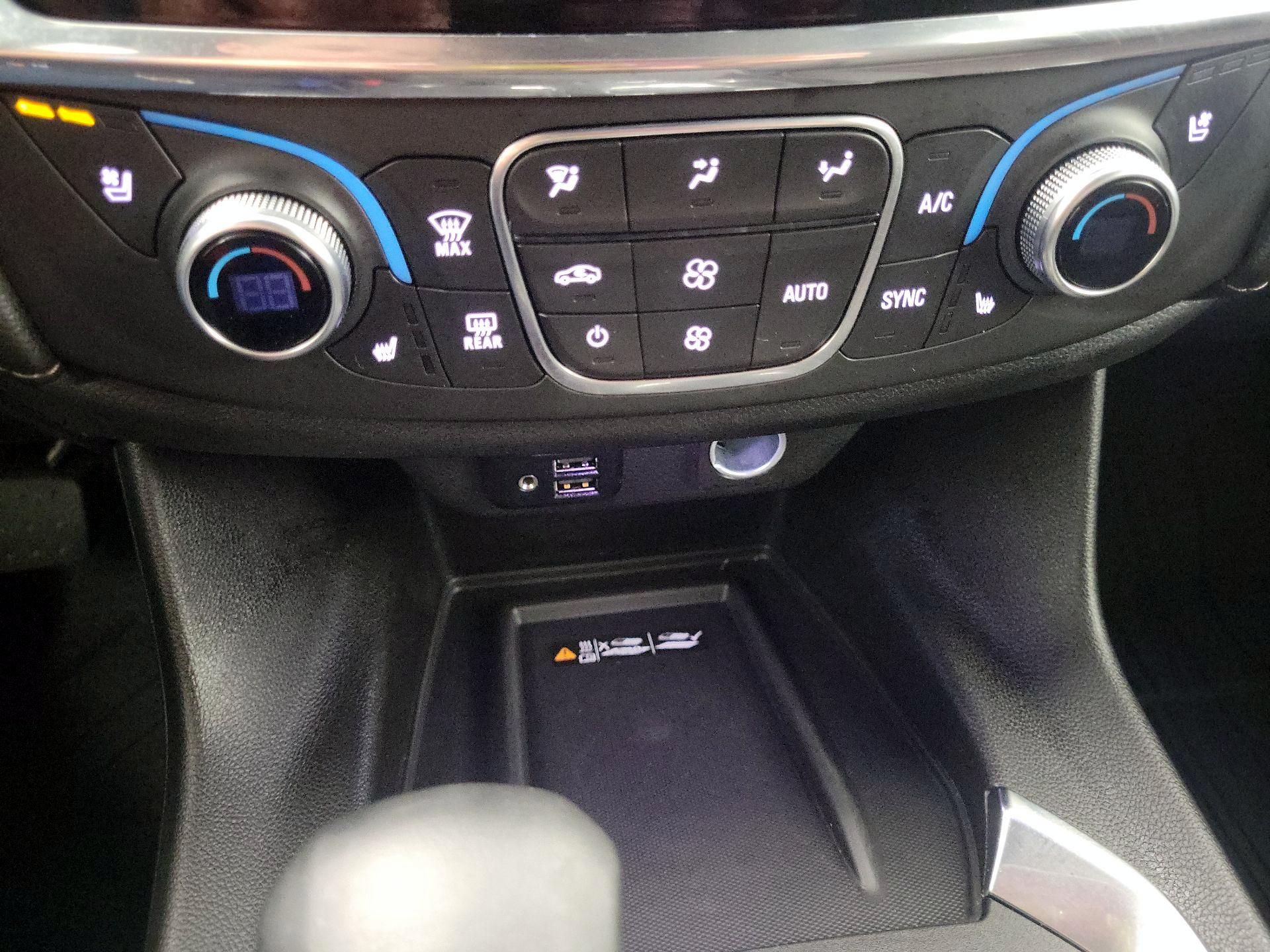 Thumbnail: 2023 Chevrolet Traverse - 16