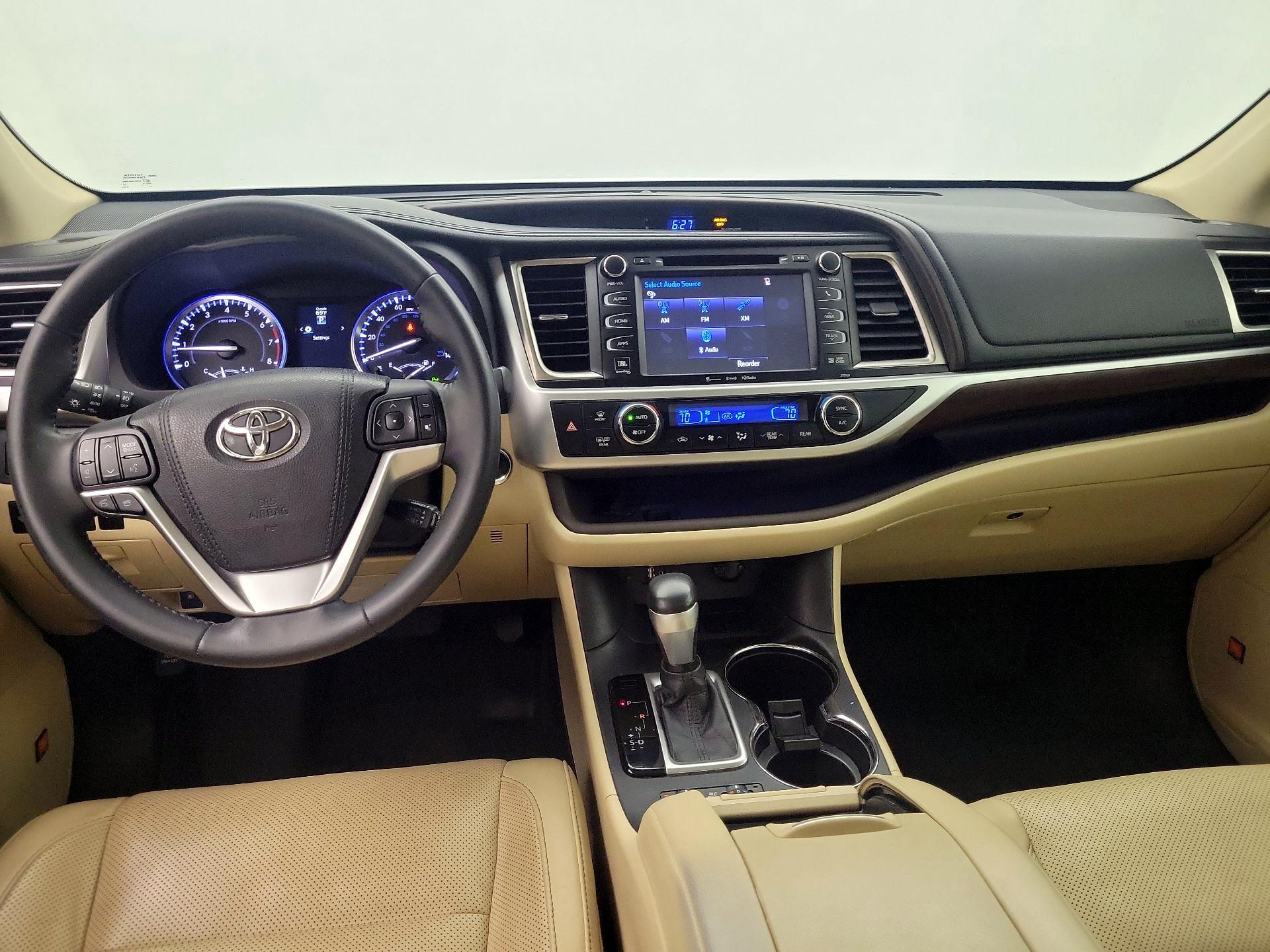 Thumbnail: 2016 Toyota Highlander - 9