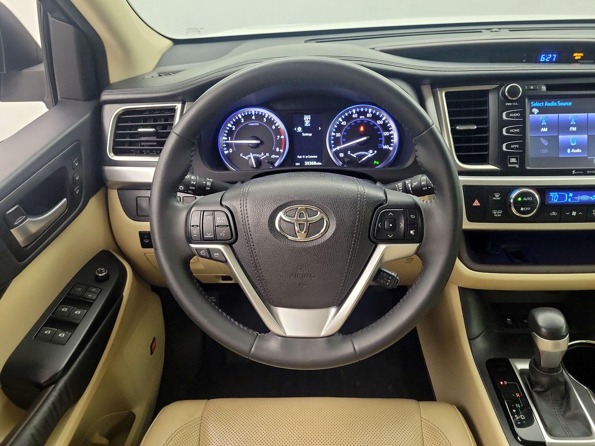 Thumbnail: 2016 Toyota Highlander - 10