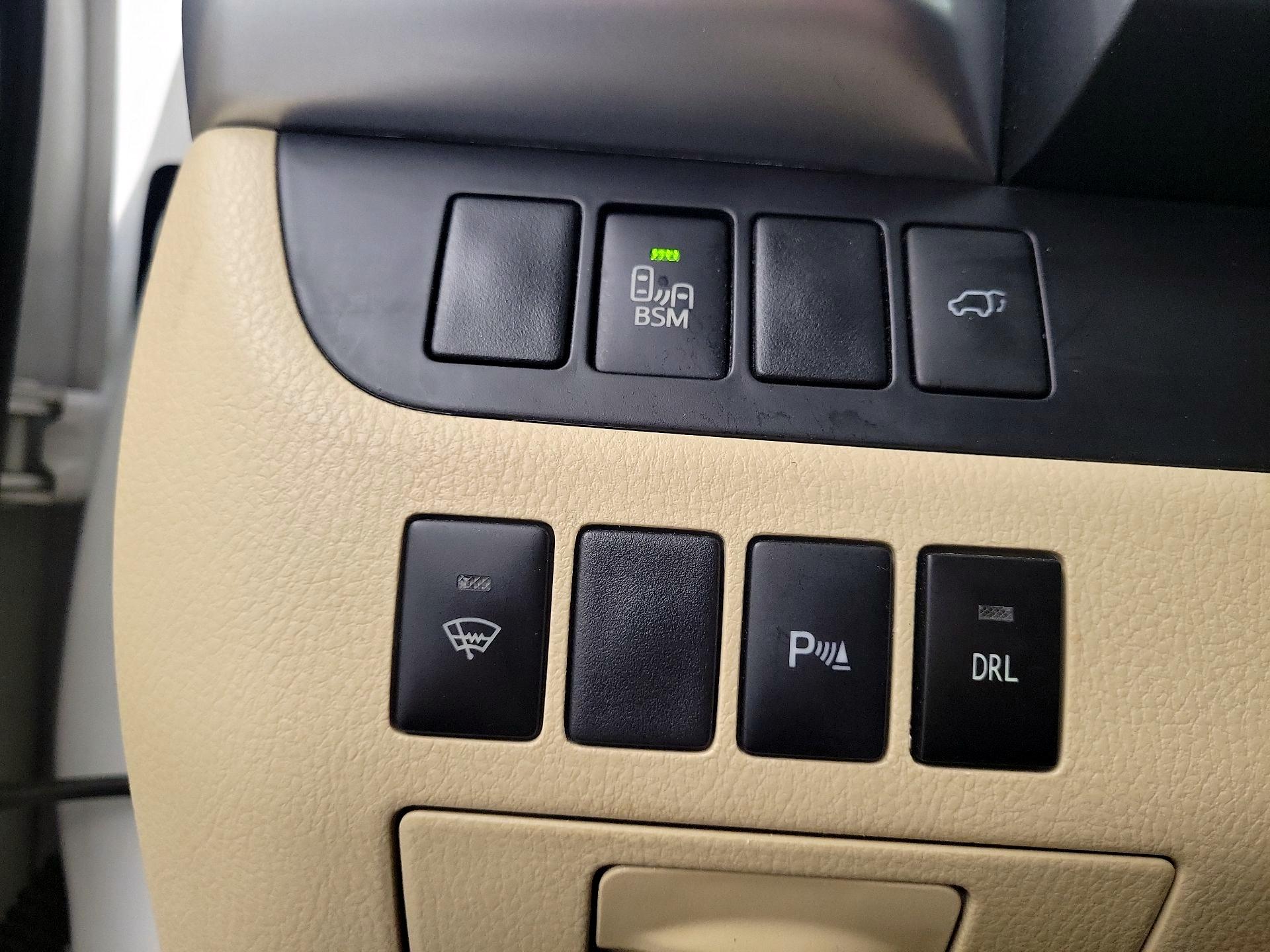 Thumbnail: 2016 Toyota Highlander - 13