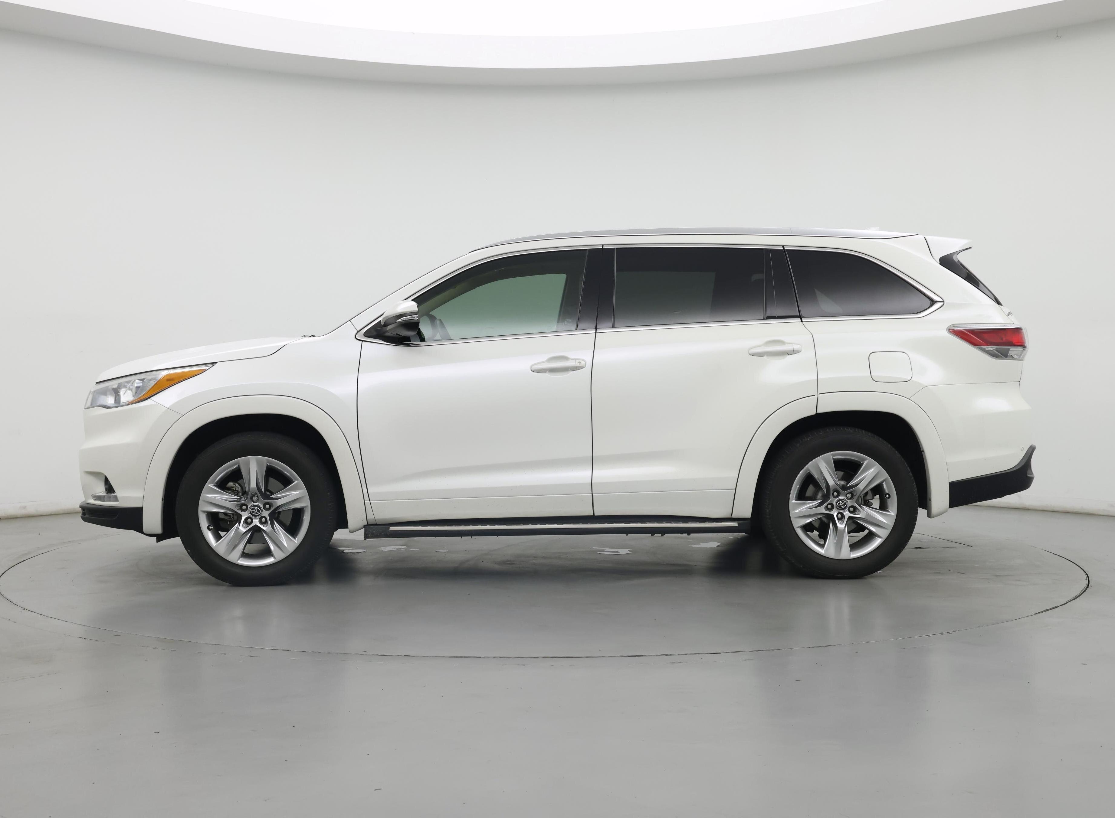 Thumbnail: 2016 Toyota Highlander - 3