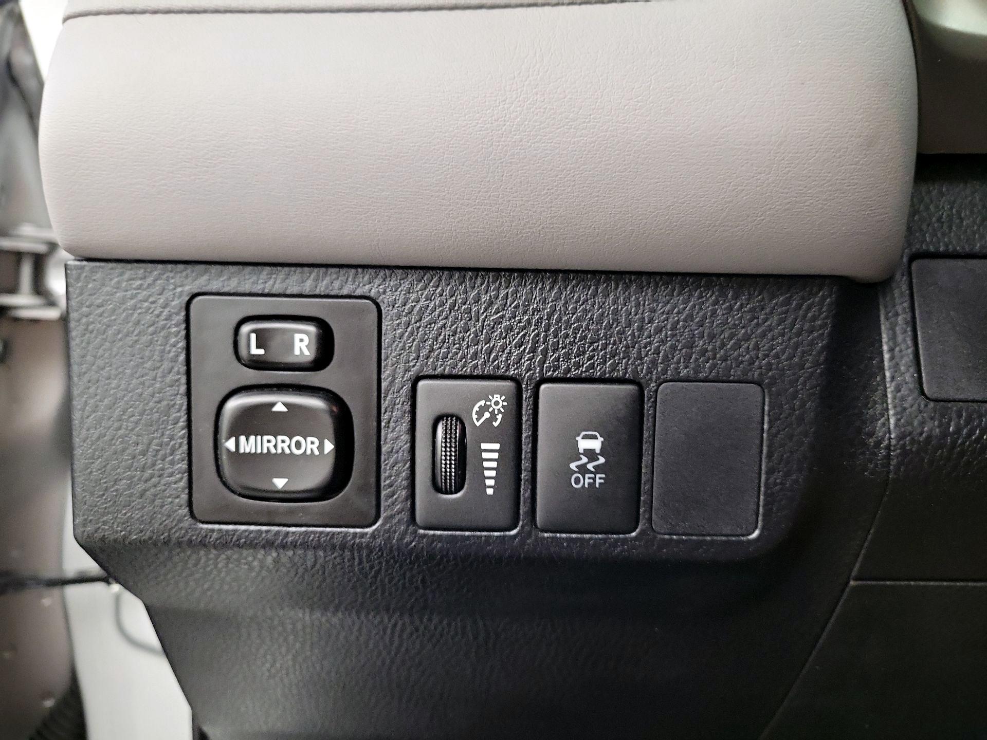 Thumbnail: 2014 Toyota RAV4 - 13