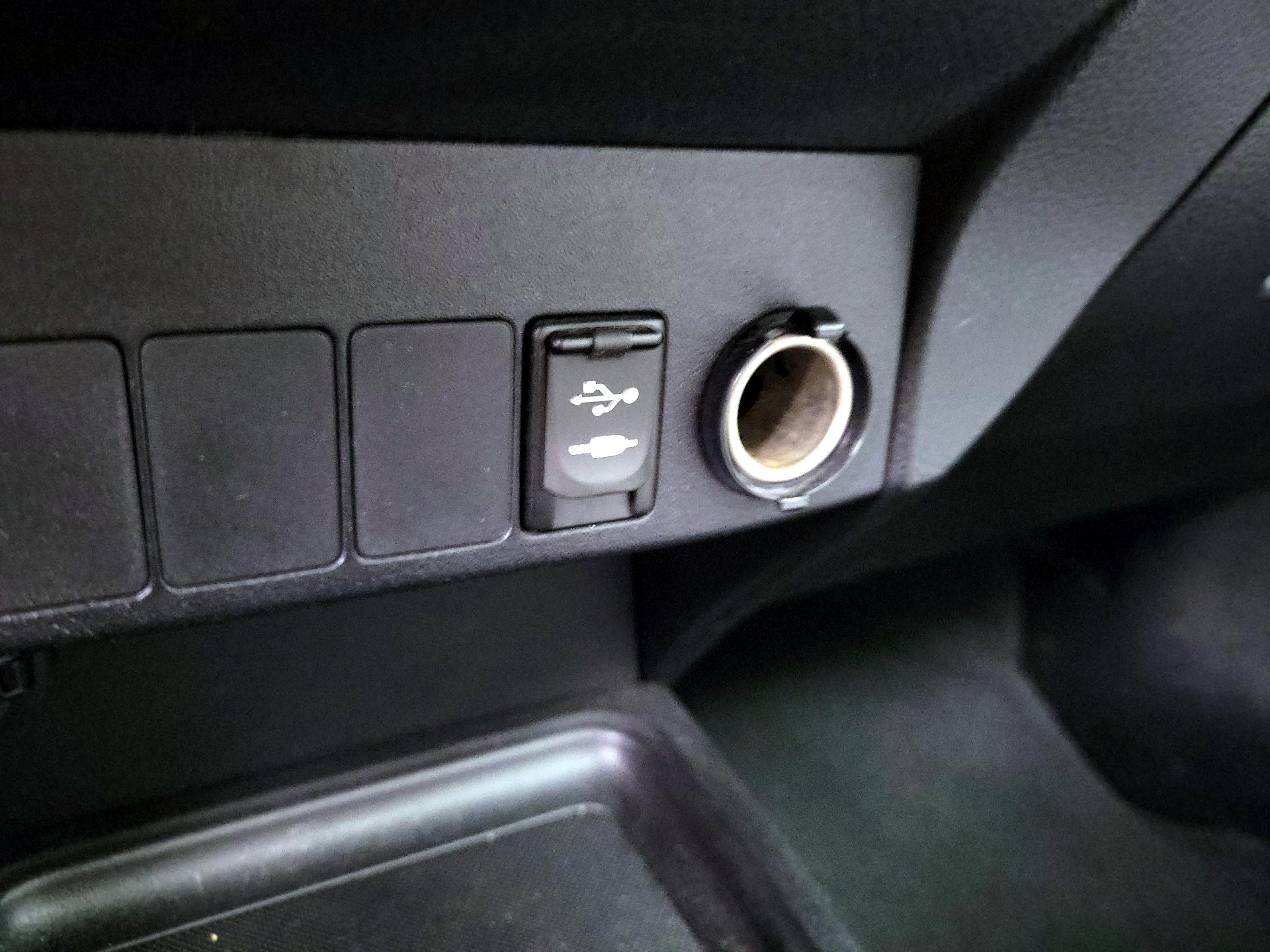 Thumbnail: 2014 Toyota RAV4 - 18