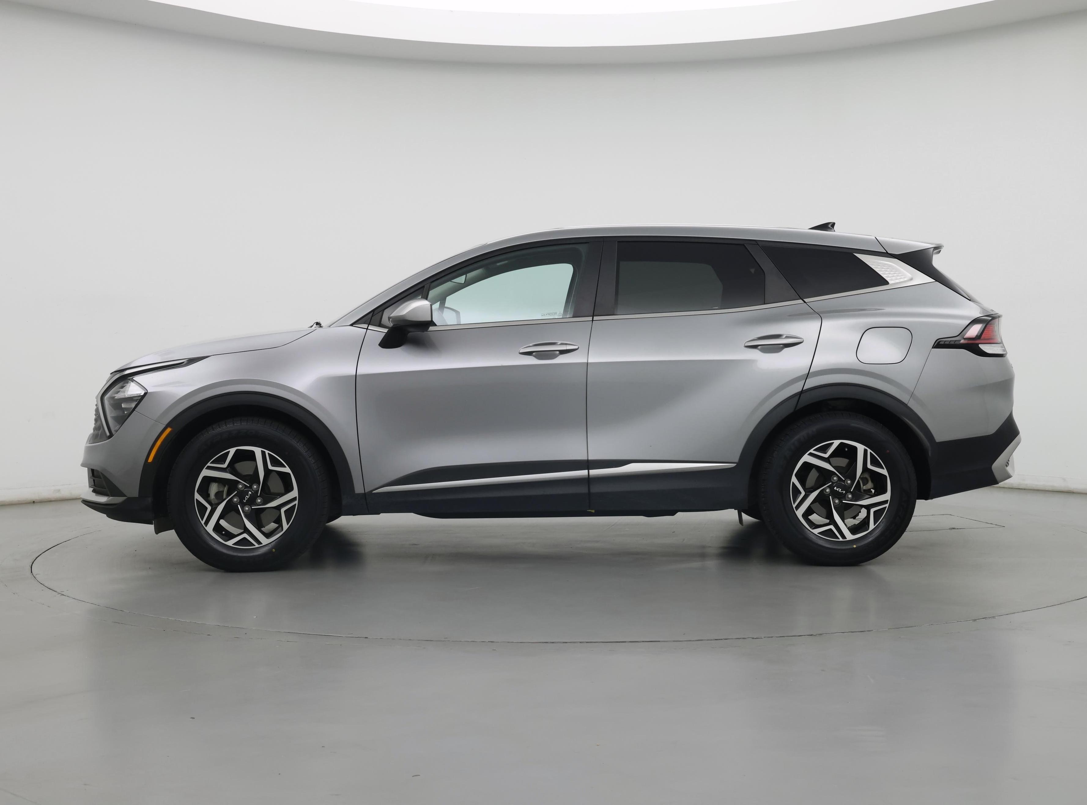 Thumbnail: 2023 Kia Sportage - 3