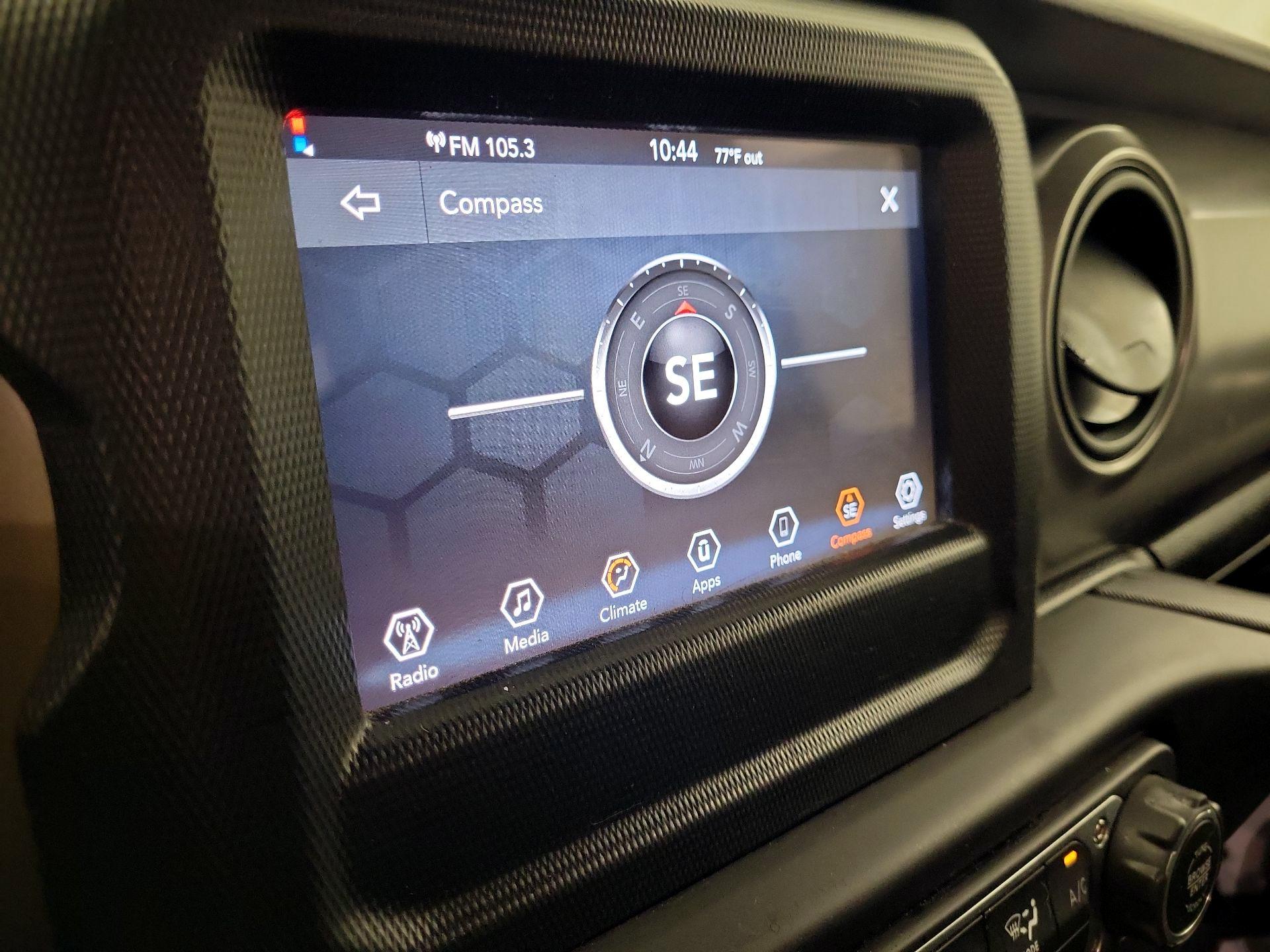 Thumbnail: 2022 Jeep Wrangler - 14
