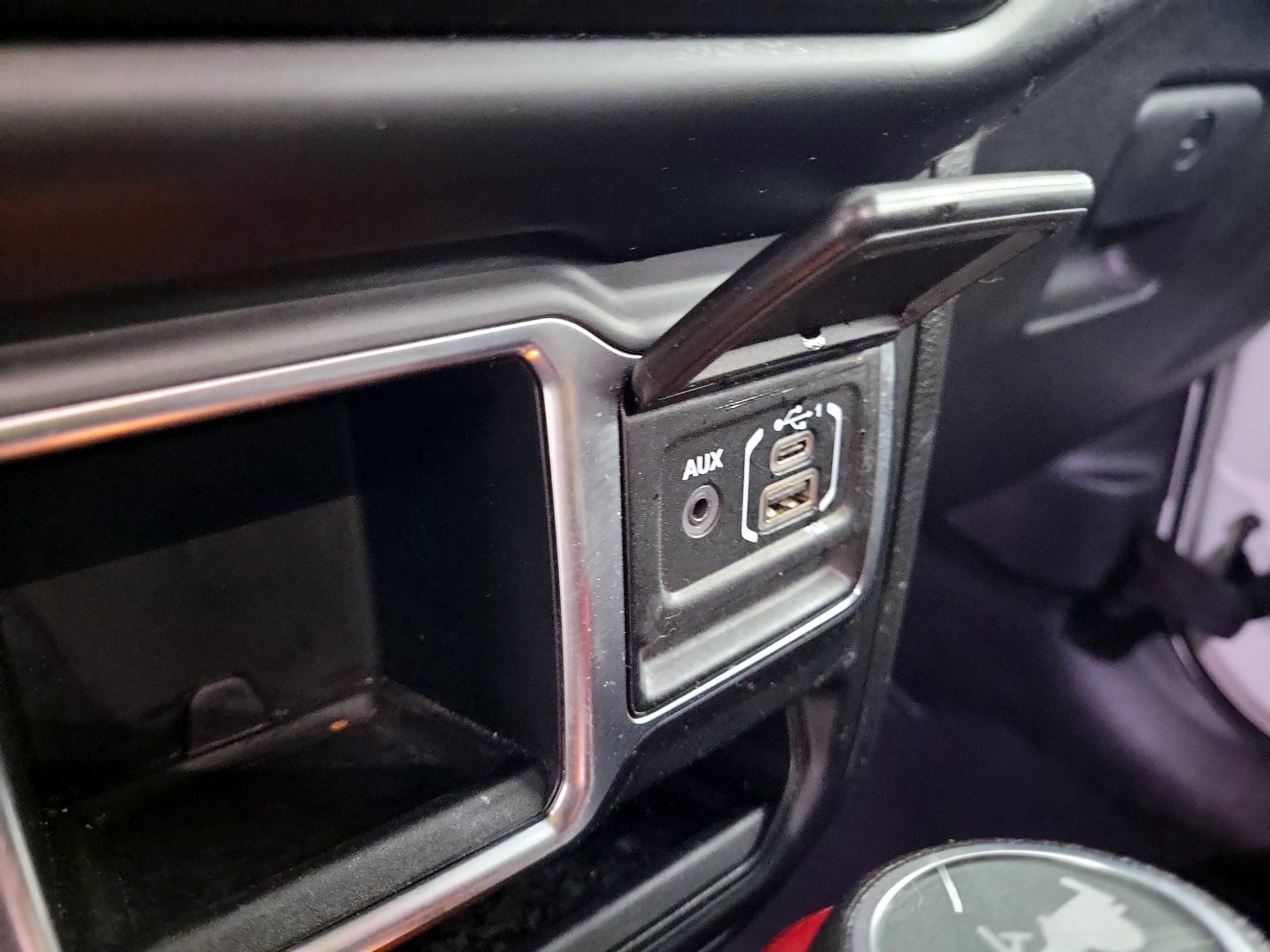 Thumbnail: 2022 Jeep Wrangler - 19