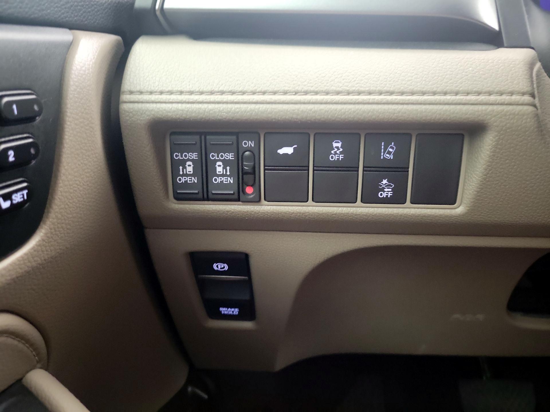 Thumbnail: 2020 Honda Odyssey - 13