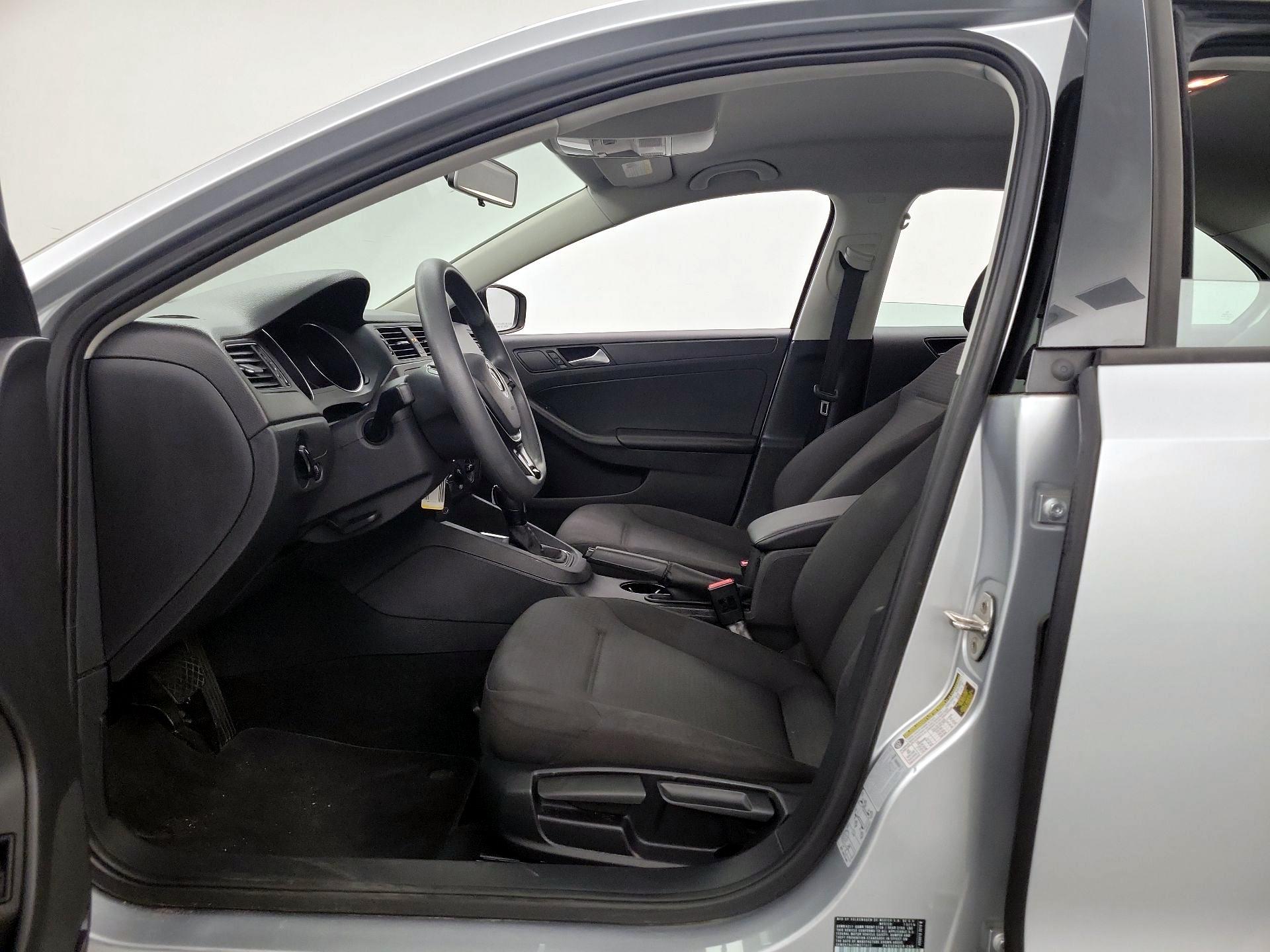 Thumbnail: 2015 Volkswagen Jetta - 11