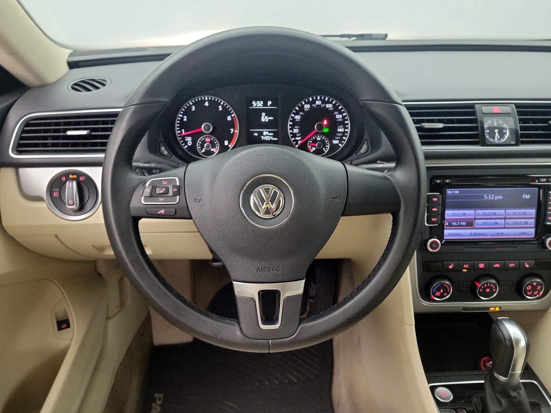 Thumbnail: 2015 Volkswagen Passat - 10