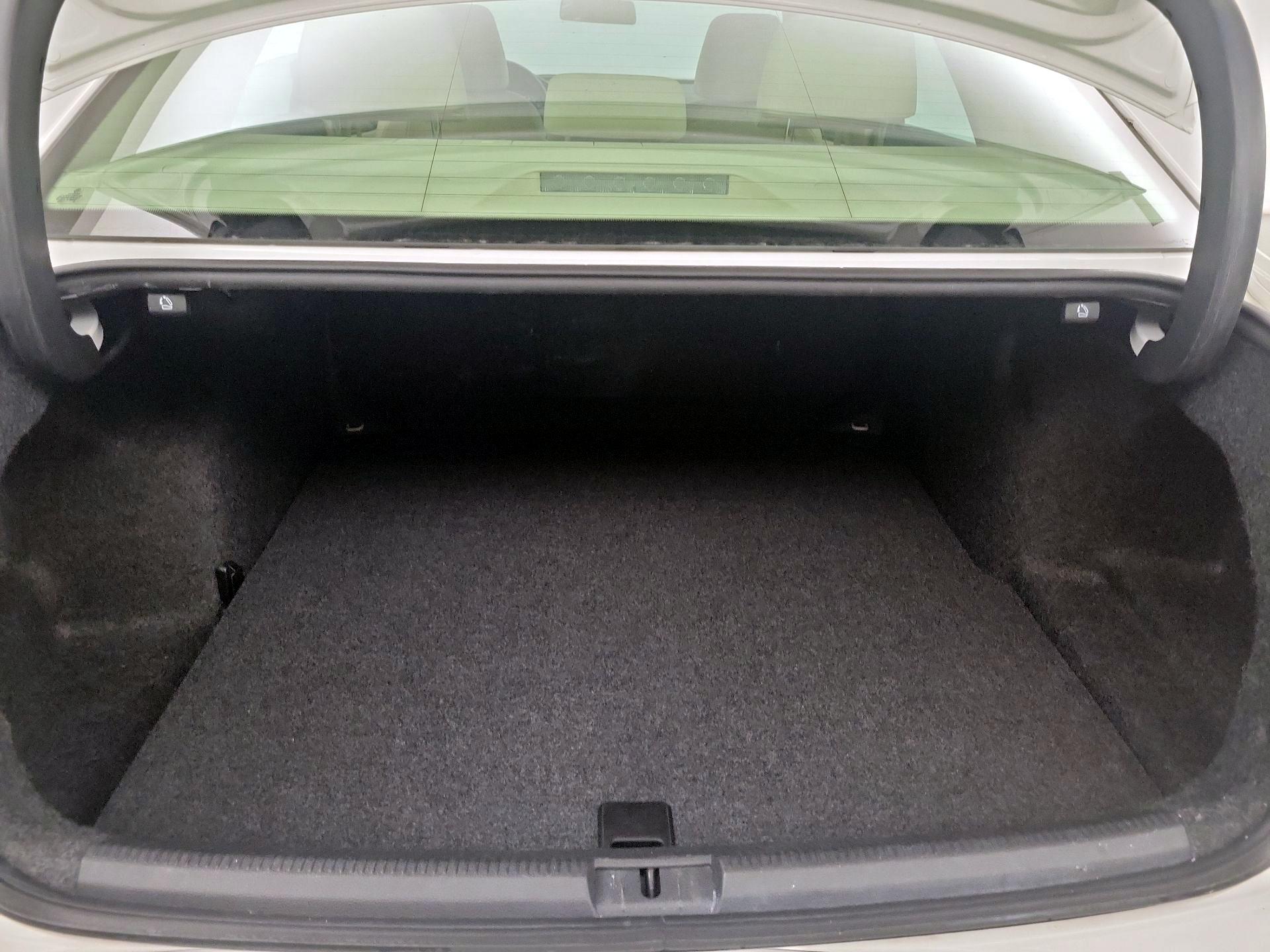 Thumbnail: 2015 Volkswagen Passat - 20