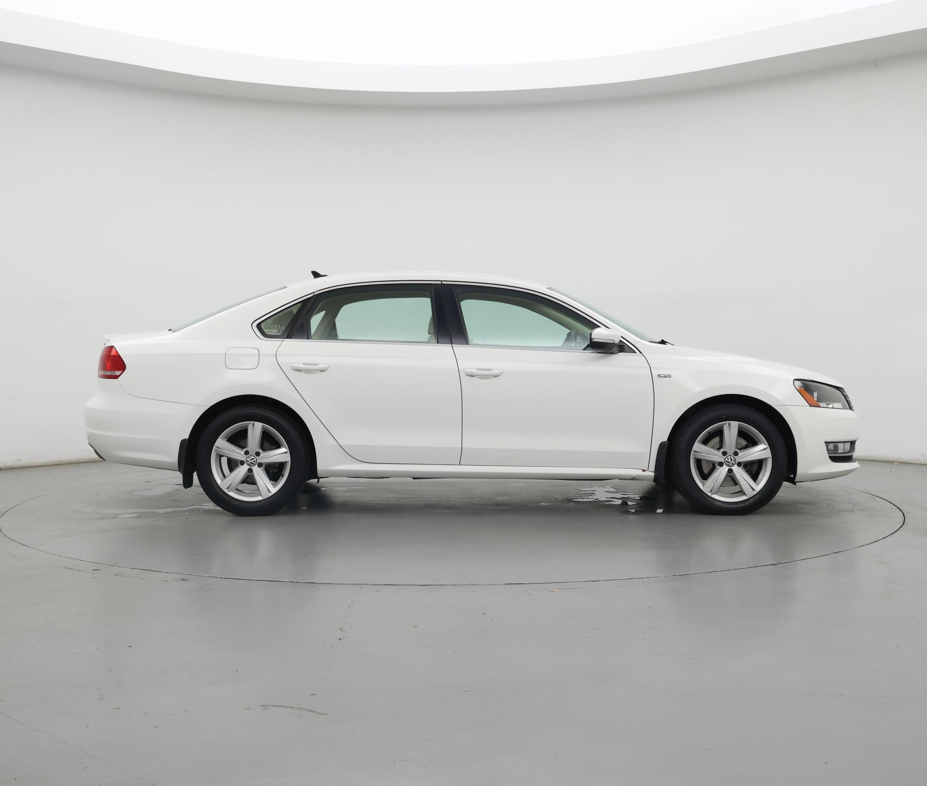 Thumbnail: 2015 Volkswagen Passat - 7