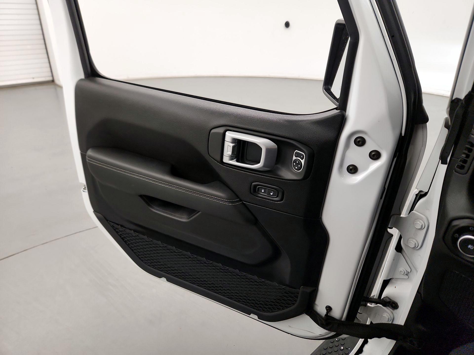 Thumbnail: 2020 Jeep Wrangler - 12