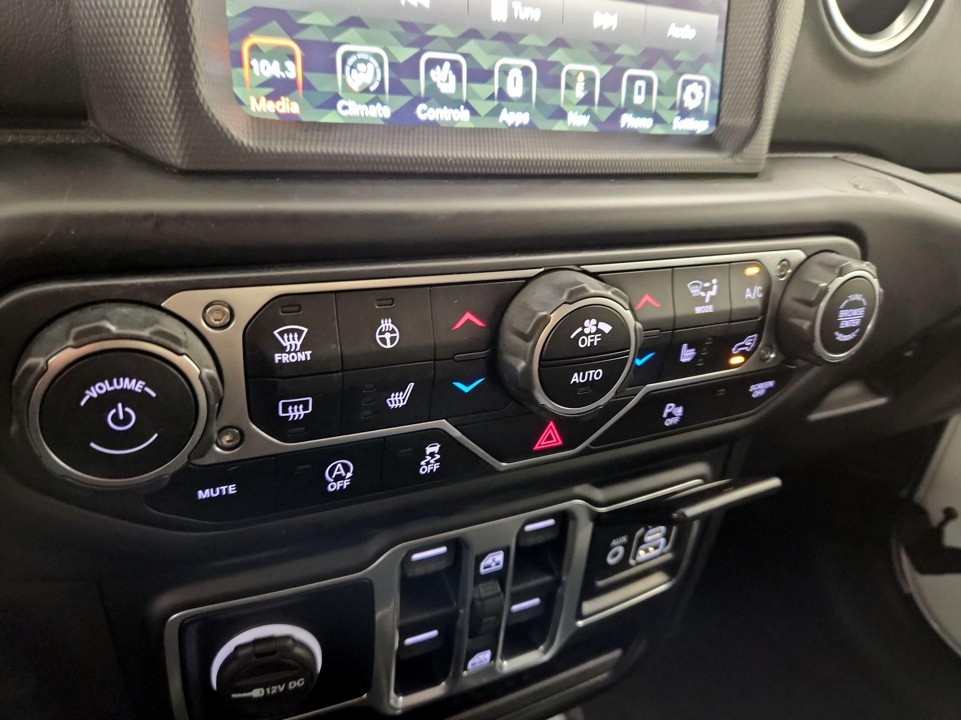 Thumbnail: 2020 Jeep Wrangler - 17