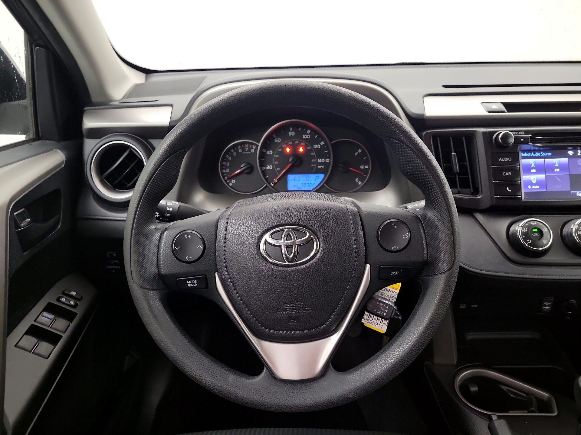 Thumbnail: 2016 Toyota RAV4 - 10