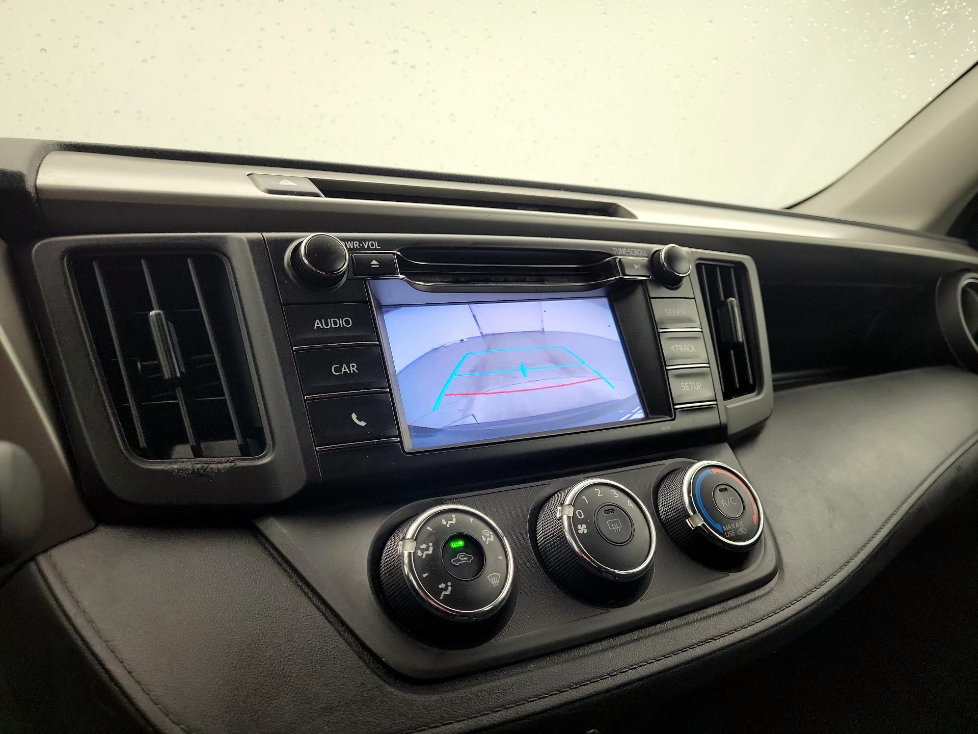 Thumbnail: 2016 Toyota RAV4 - 14