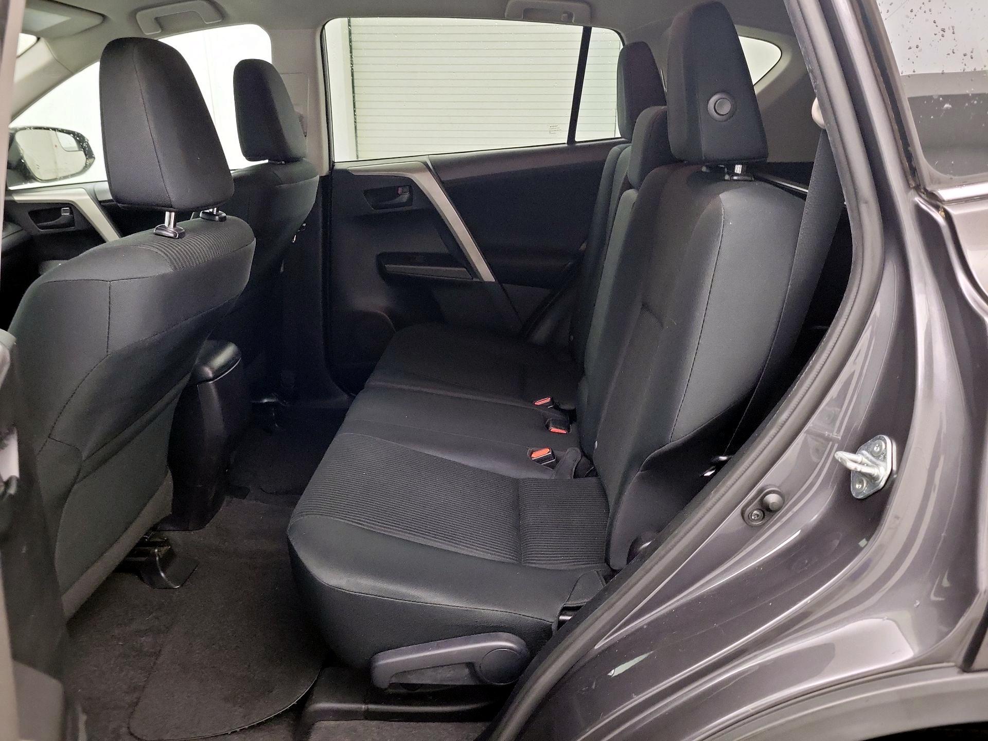 Thumbnail: 2016 Toyota RAV4 - 19