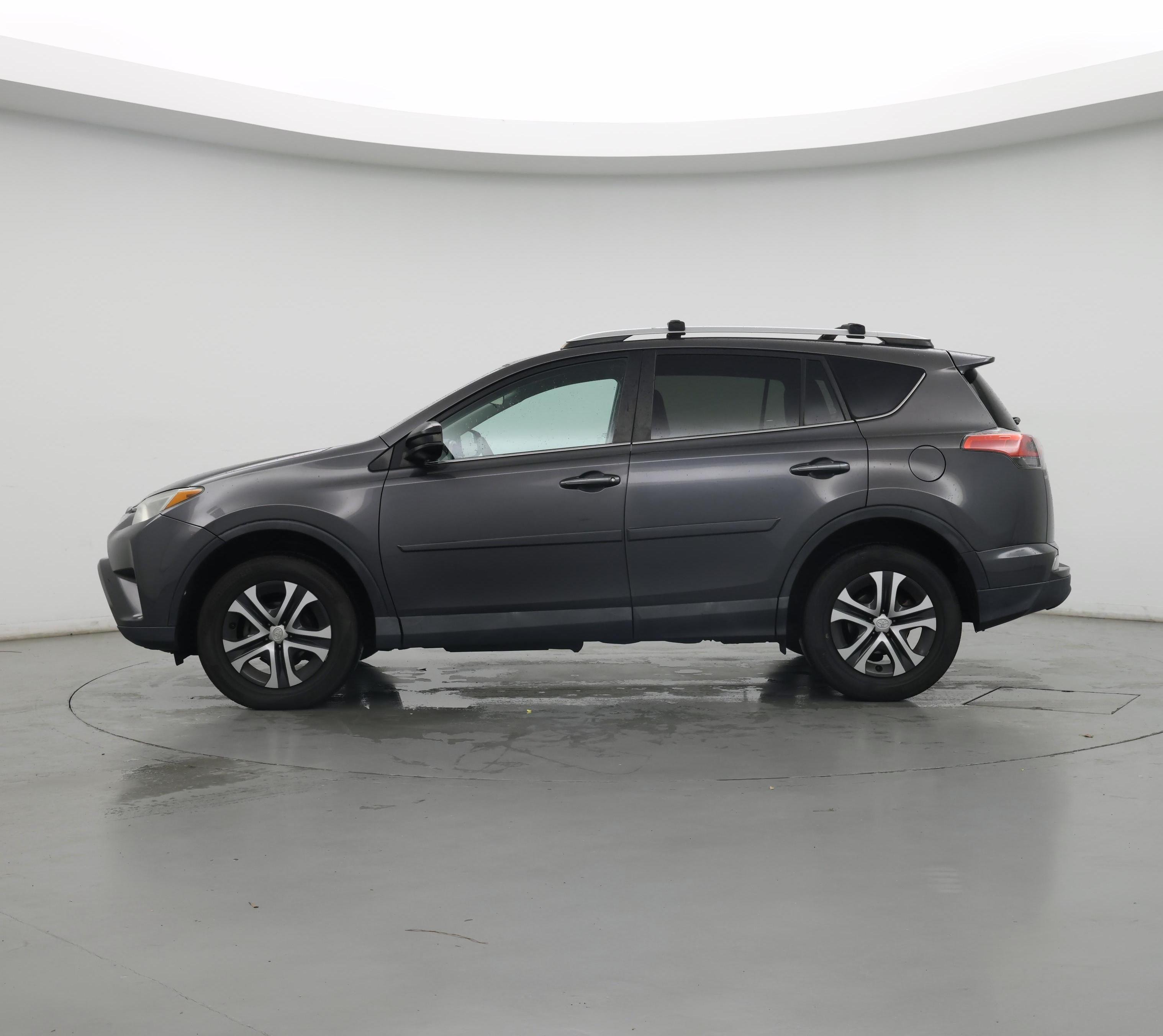 Thumbnail: 2016 Toyota RAV4 - 3