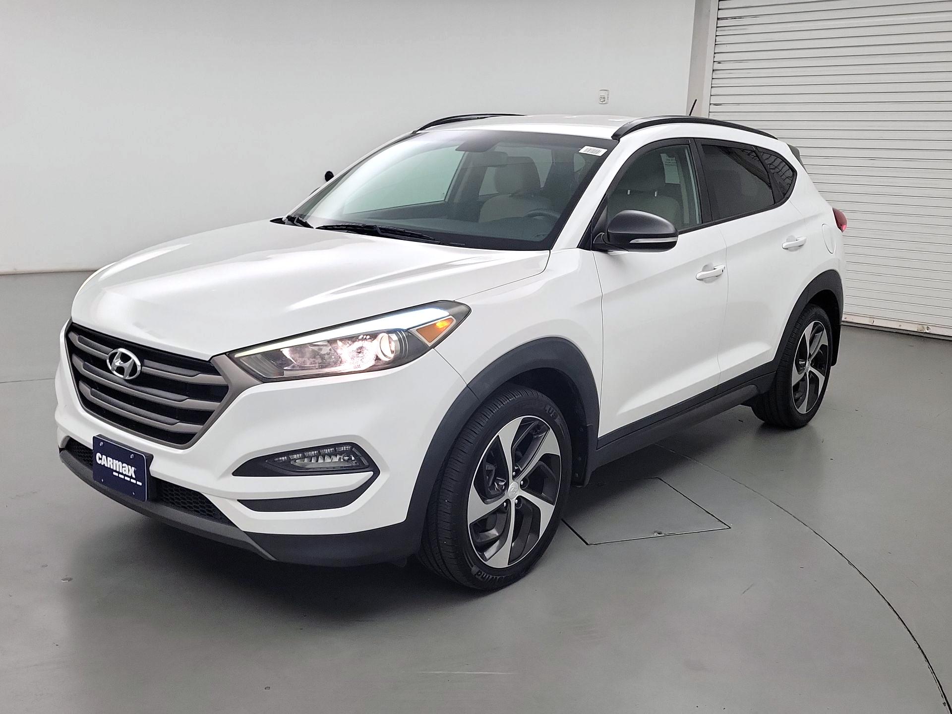 Thumbnail: 2016 Hyundai Tucson - 3