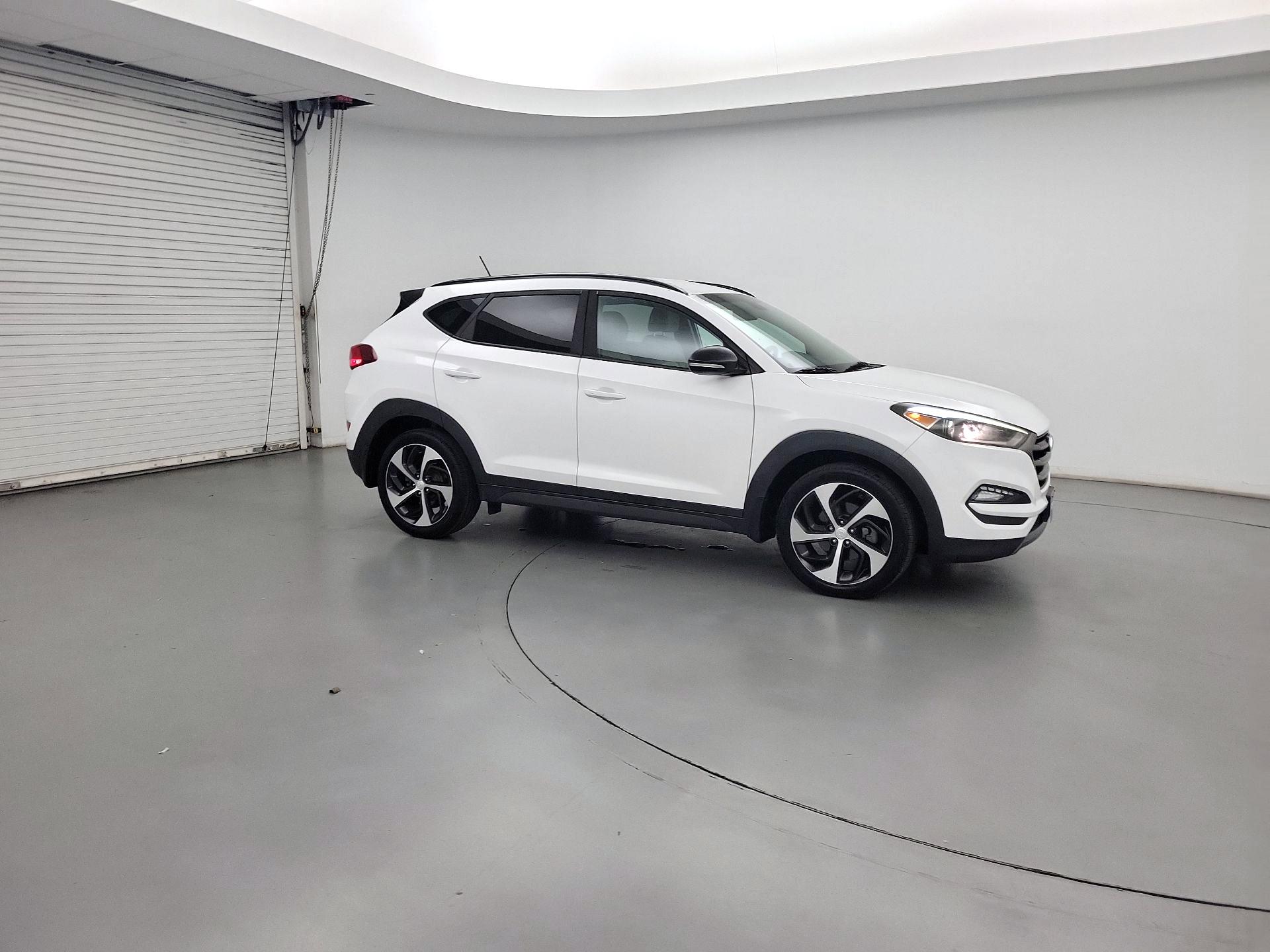 Thumbnail: 2016 Hyundai Tucson - 4