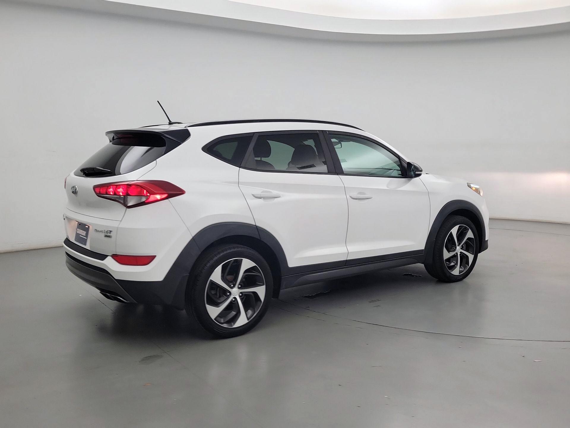 Thumbnail: 2016 Hyundai Tucson - 5