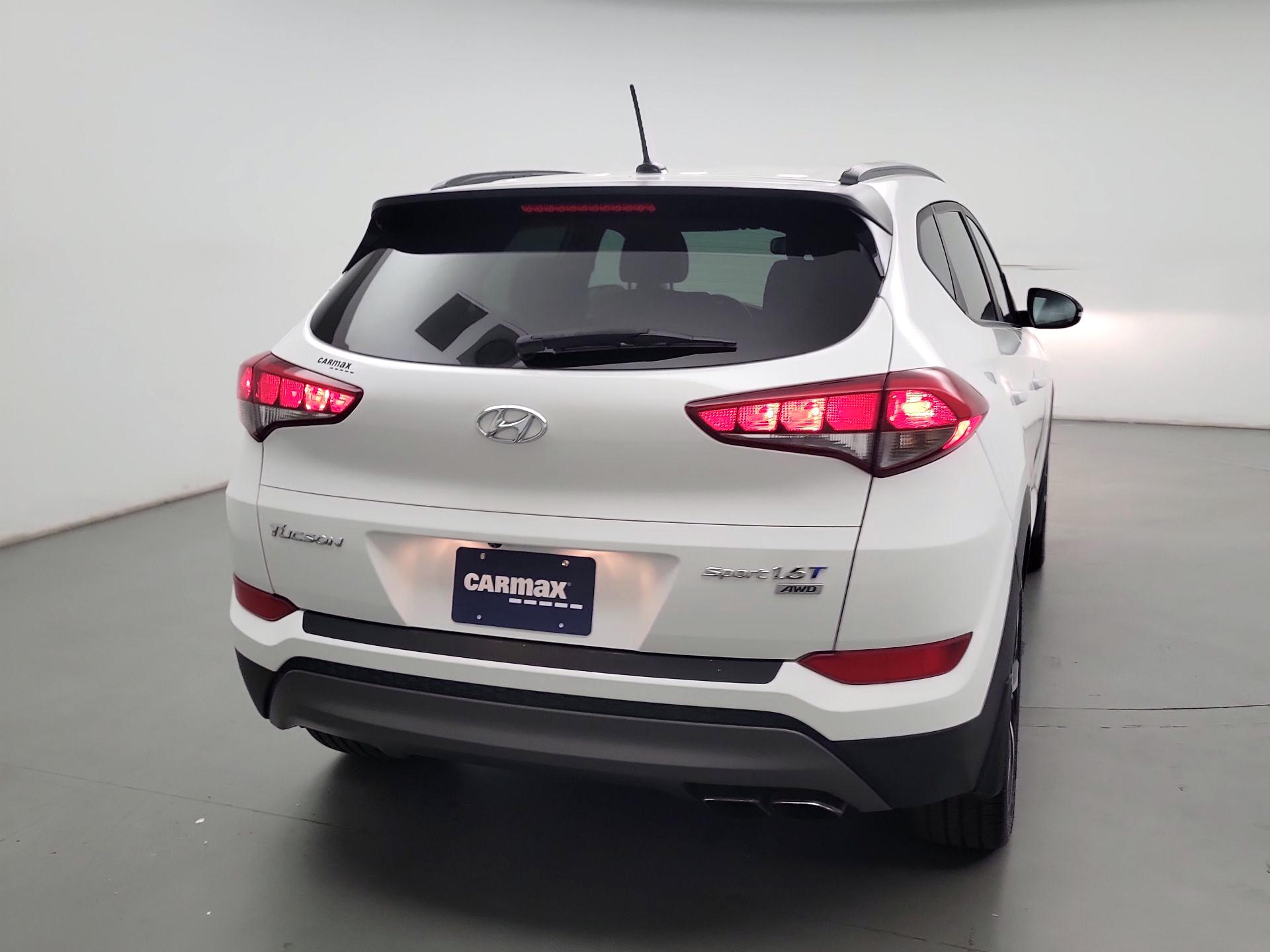 Thumbnail: 2016 Hyundai Tucson - 6