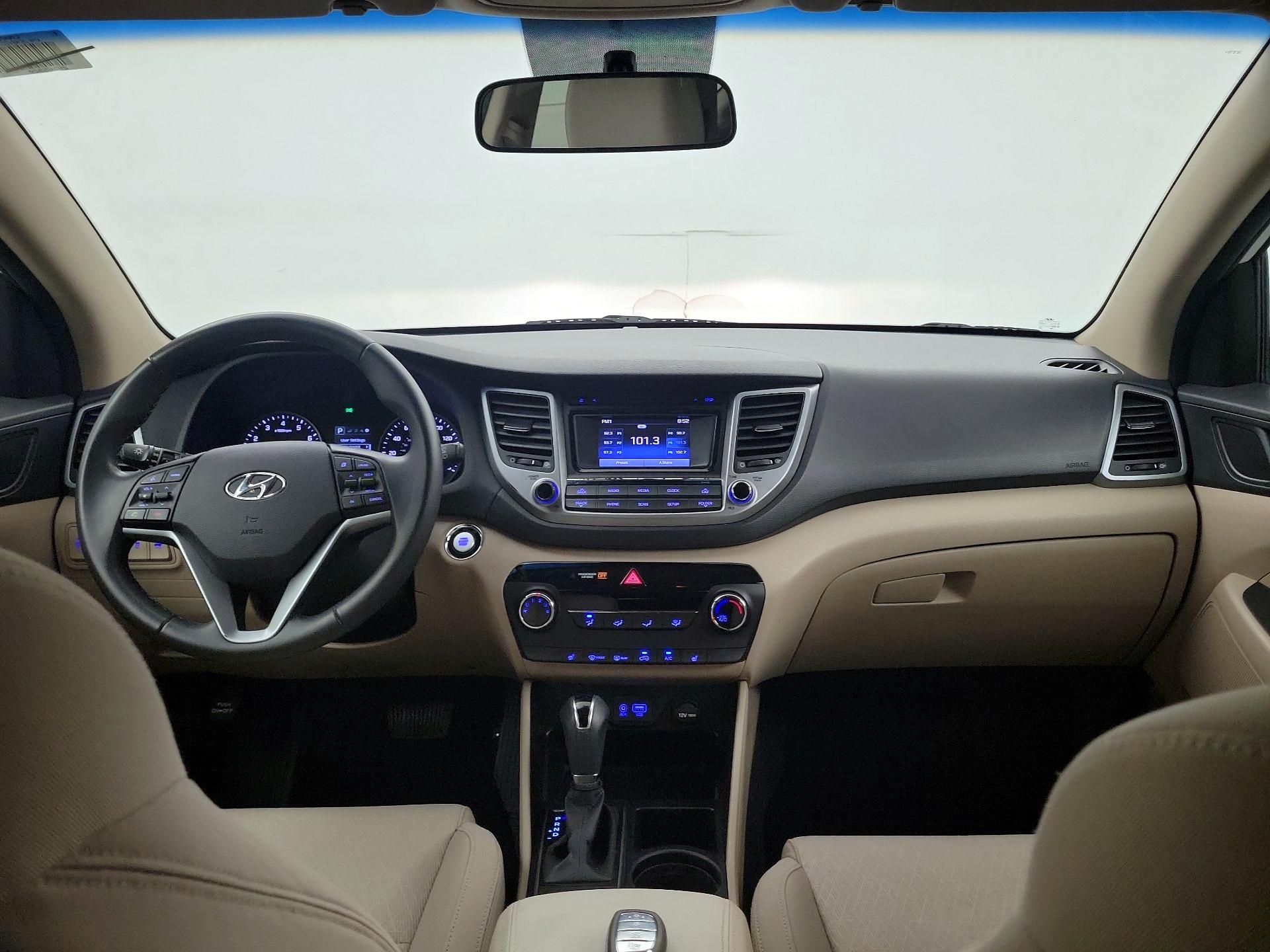 Thumbnail: 2016 Hyundai Tucson - 8