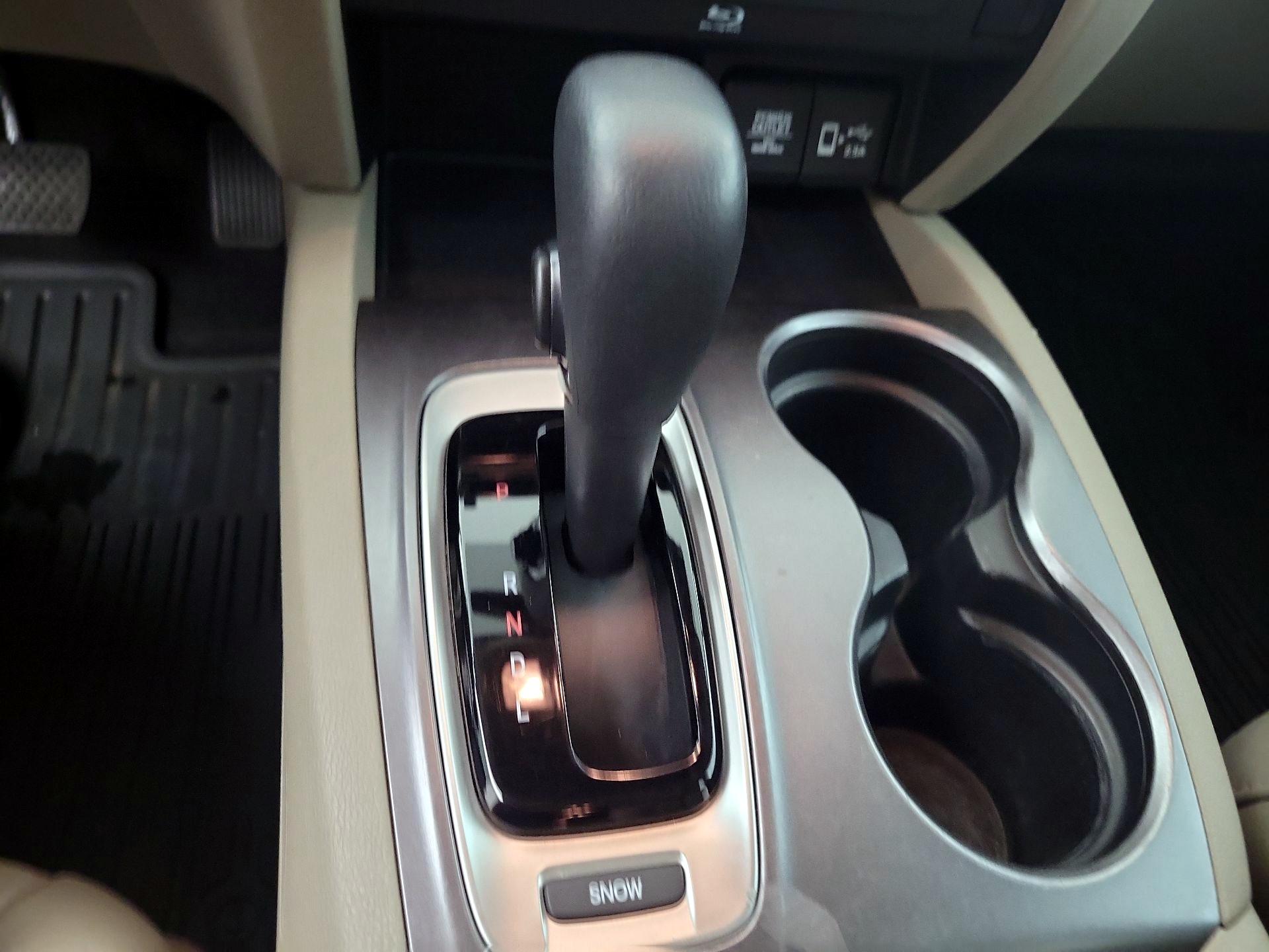Thumbnail: 2020 Honda Pilot - 16