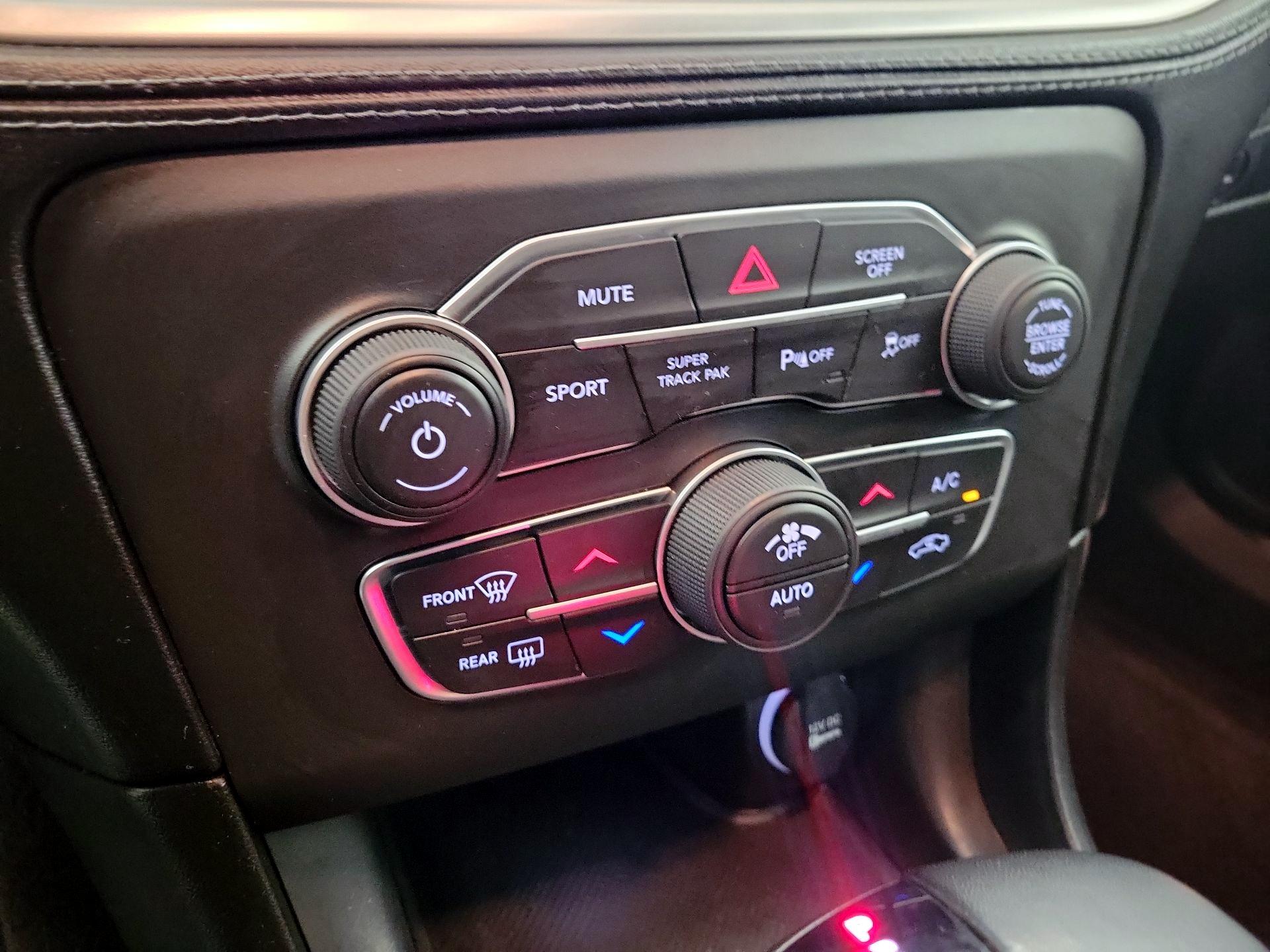 Thumbnail: 2022 Dodge Charger - 17