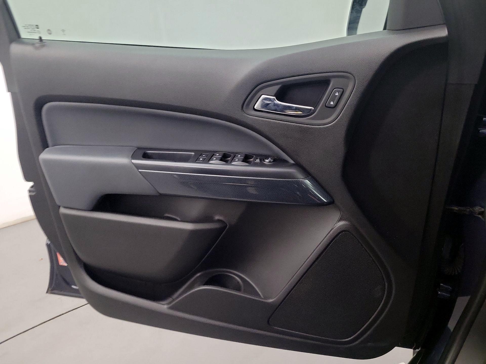 Thumbnail: 2018 Chevrolet Colorado - 12