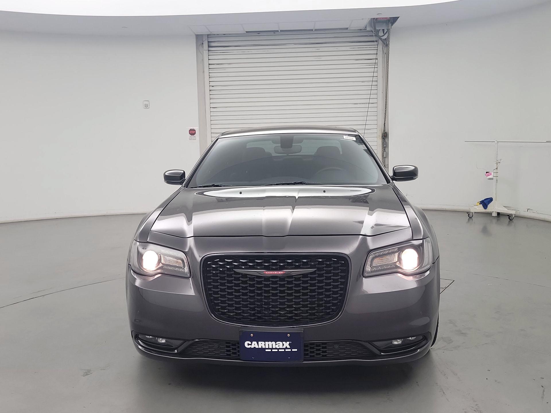 Thumbnail: 2023 Chrysler 300 - 2
