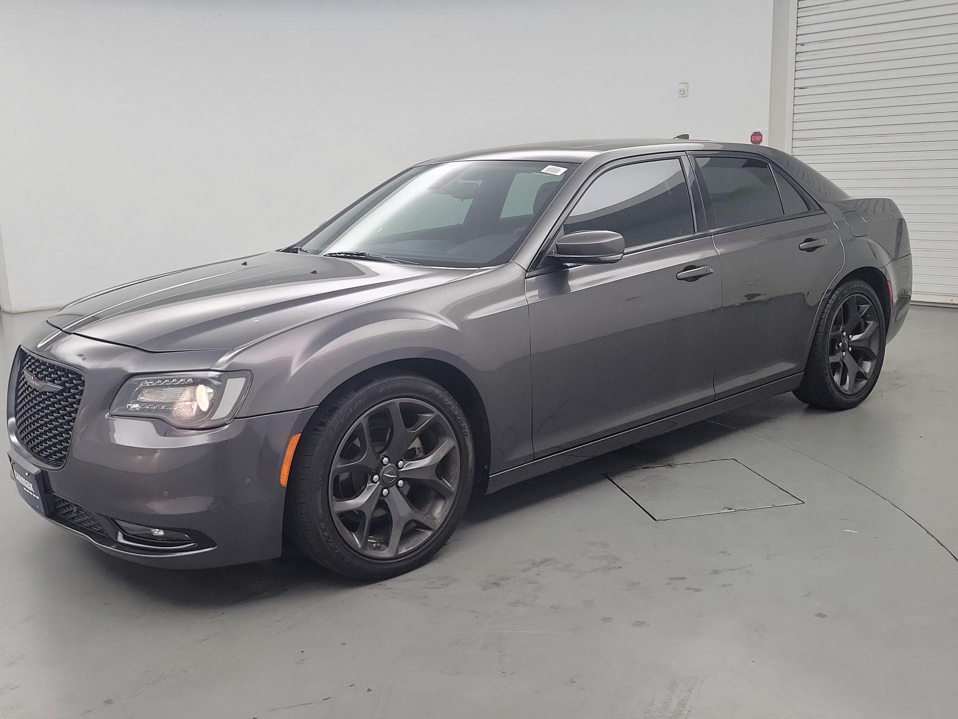 Thumbnail: 2023 Chrysler 300 - 3