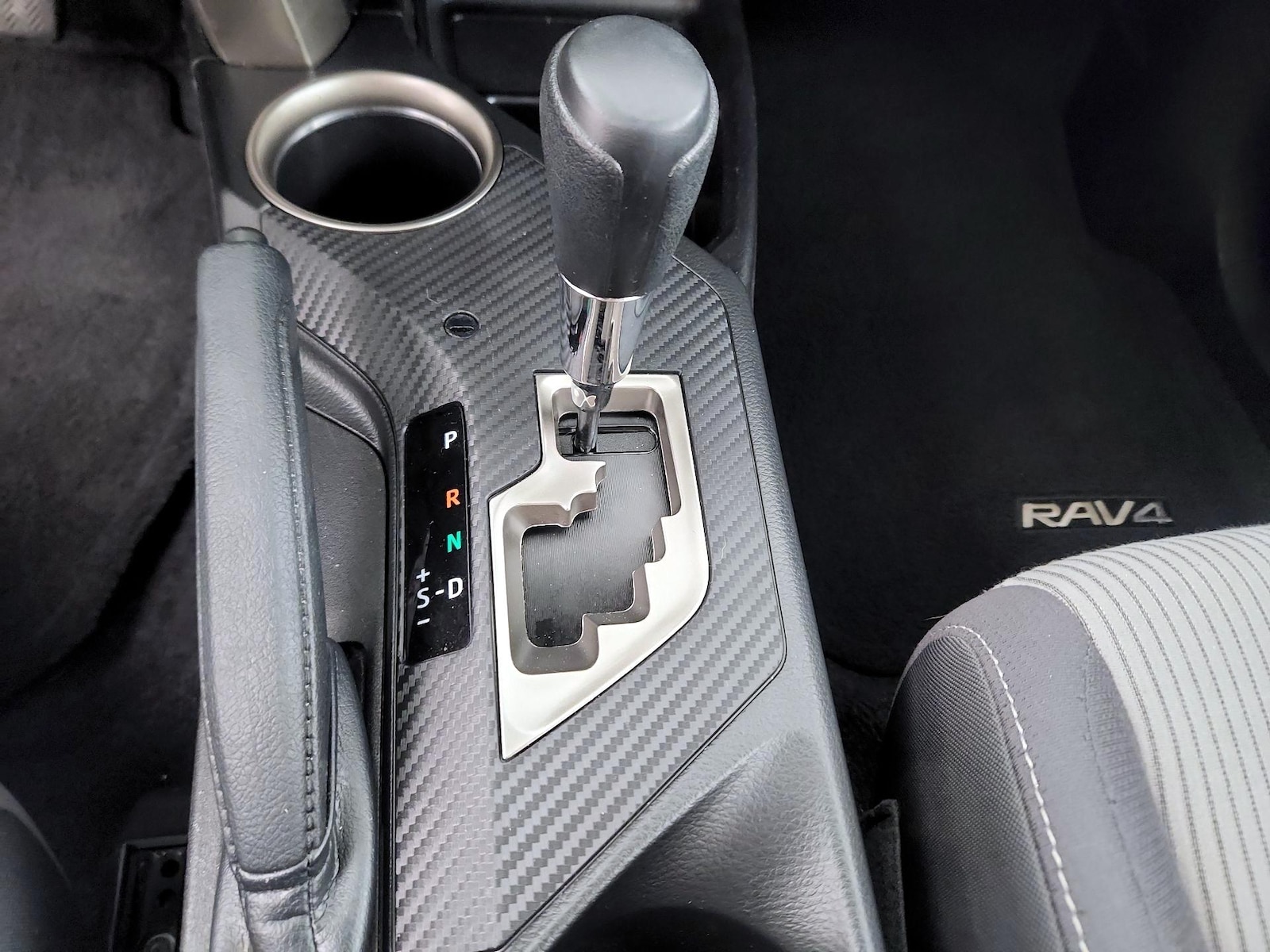 2014 Toyota RAV4 XLE - Photo 16