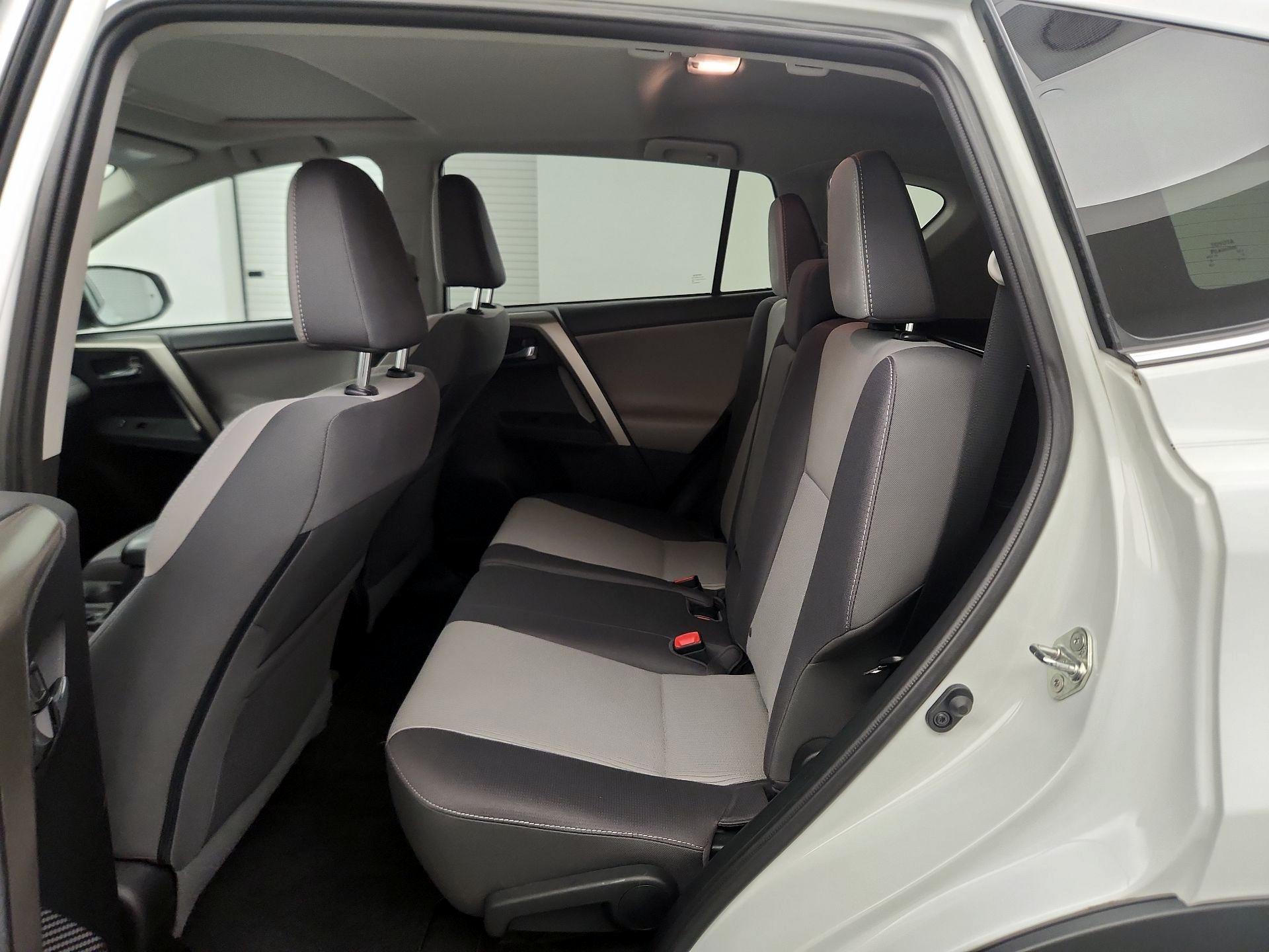 Thumbnail: 2014 Toyota RAV4 - 17