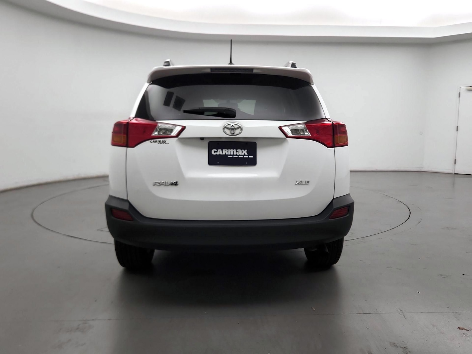 2014 Toyota RAV4 XLE - Photo 6