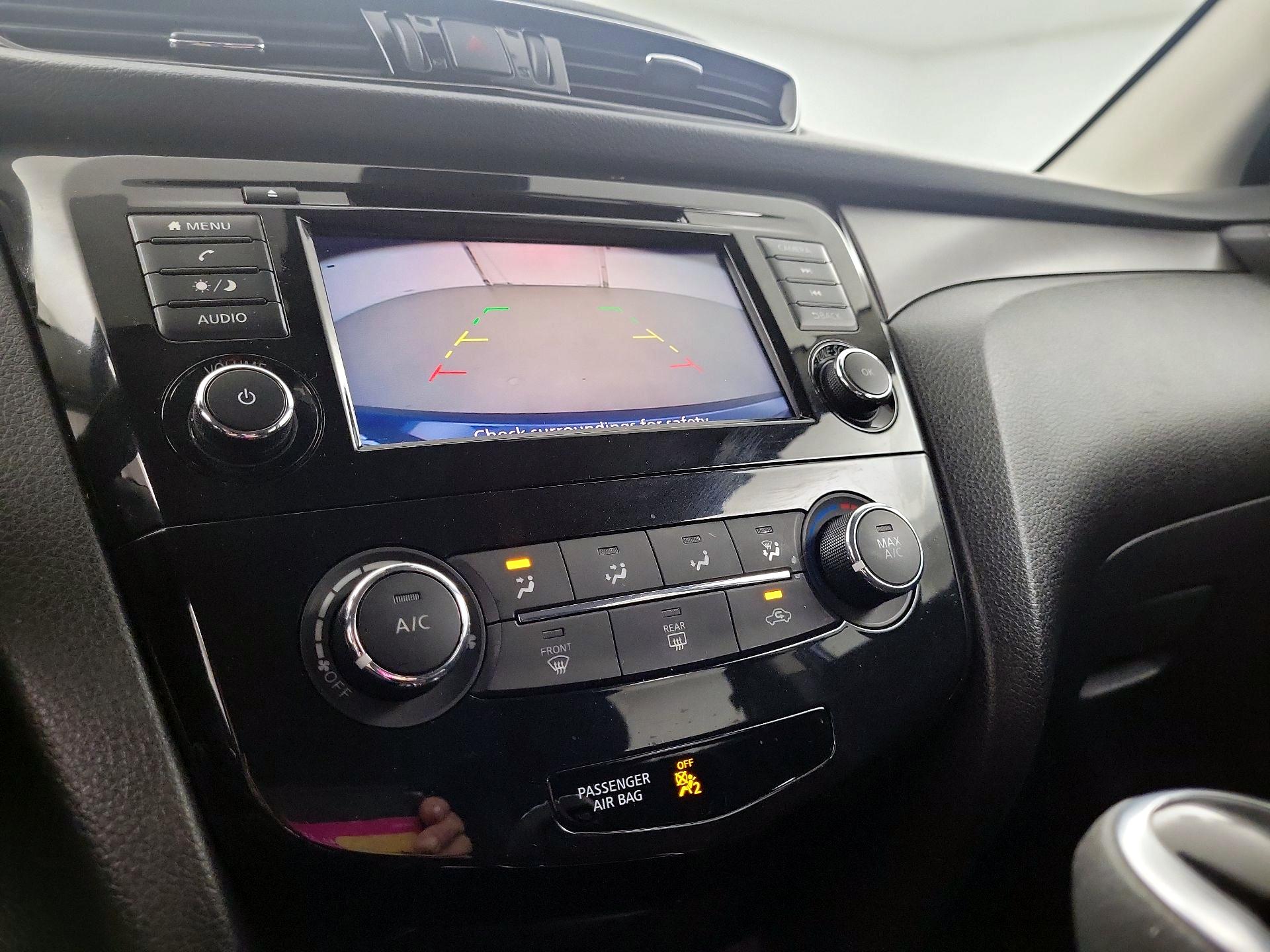 Thumbnail: 2021 Nissan Rogue Sport - 11