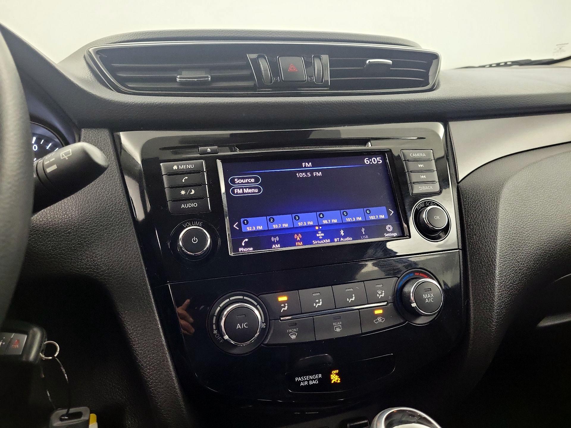Thumbnail: 2021 Nissan Rogue Sport - 13