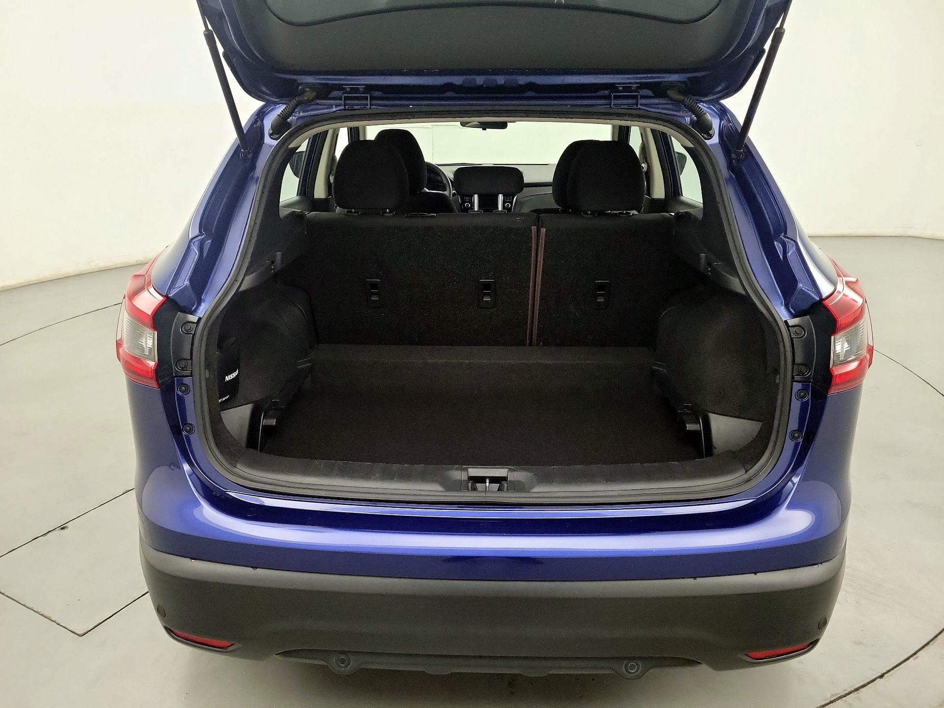 Thumbnail: 2021 Nissan Rogue Sport - 16