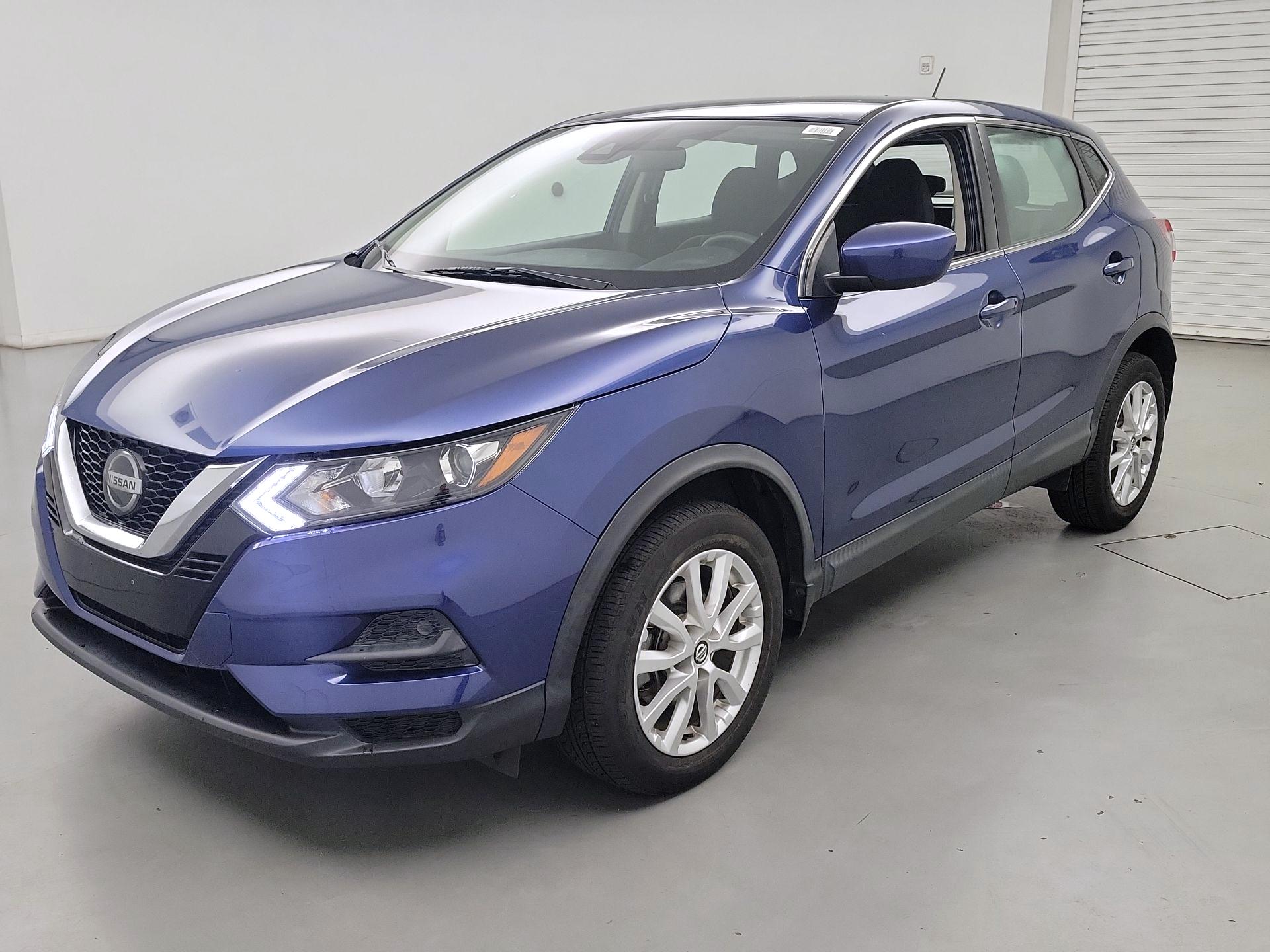Thumbnail: 2021 Nissan Rogue Sport - 3