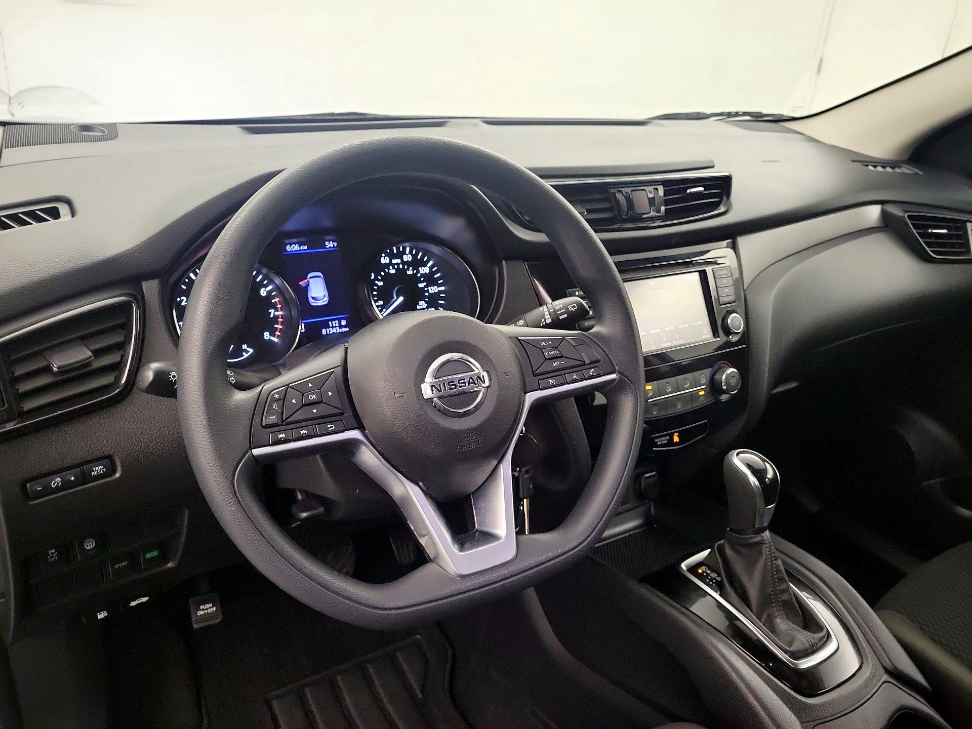 Thumbnail: 2021 Nissan Rogue Sport - 8