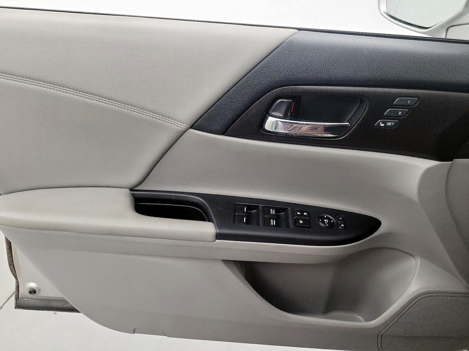 2015 Honda Accord EX-L - Photo 11