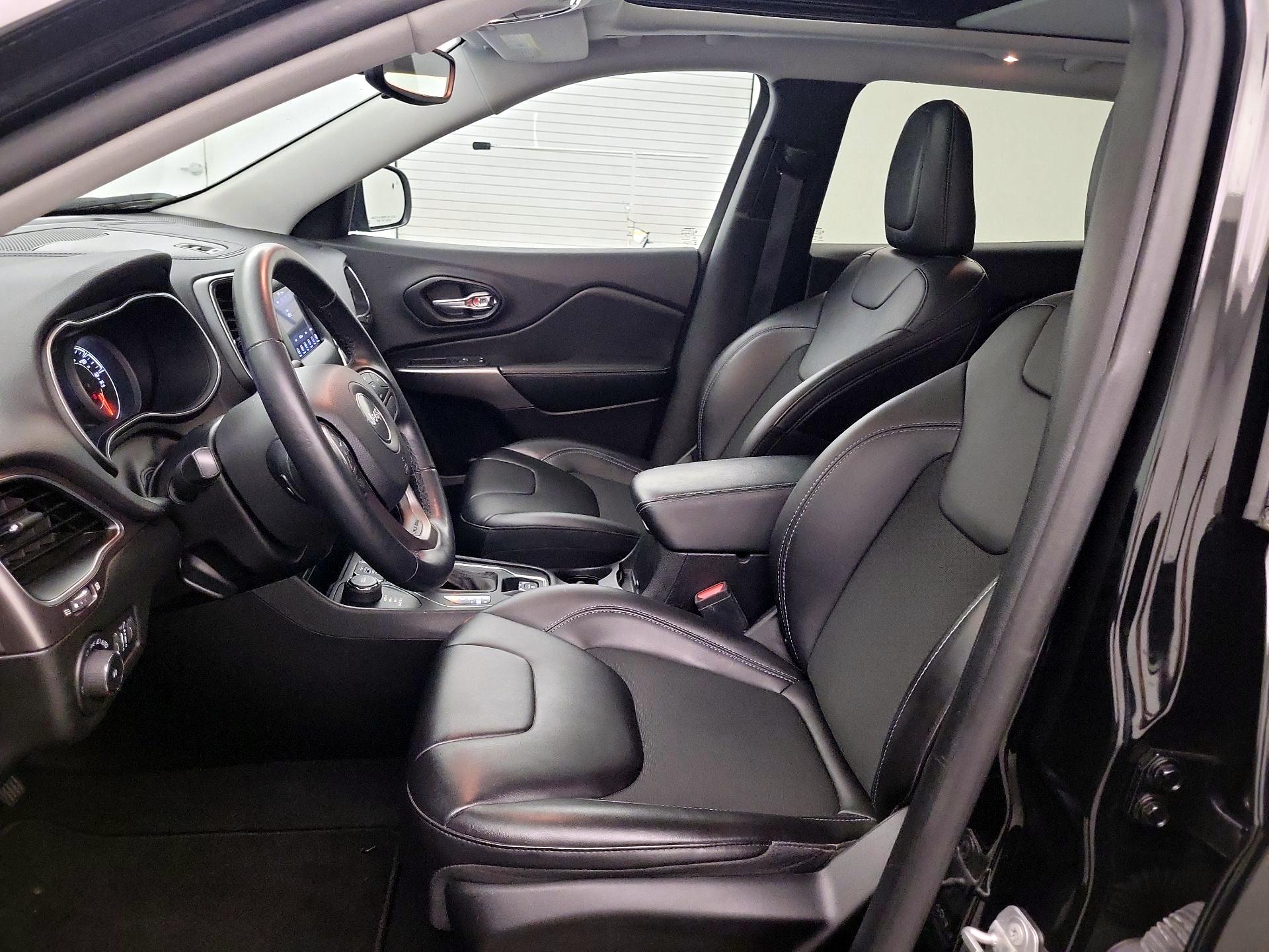 Thumbnail: 2021 Jeep Cherokee - 11