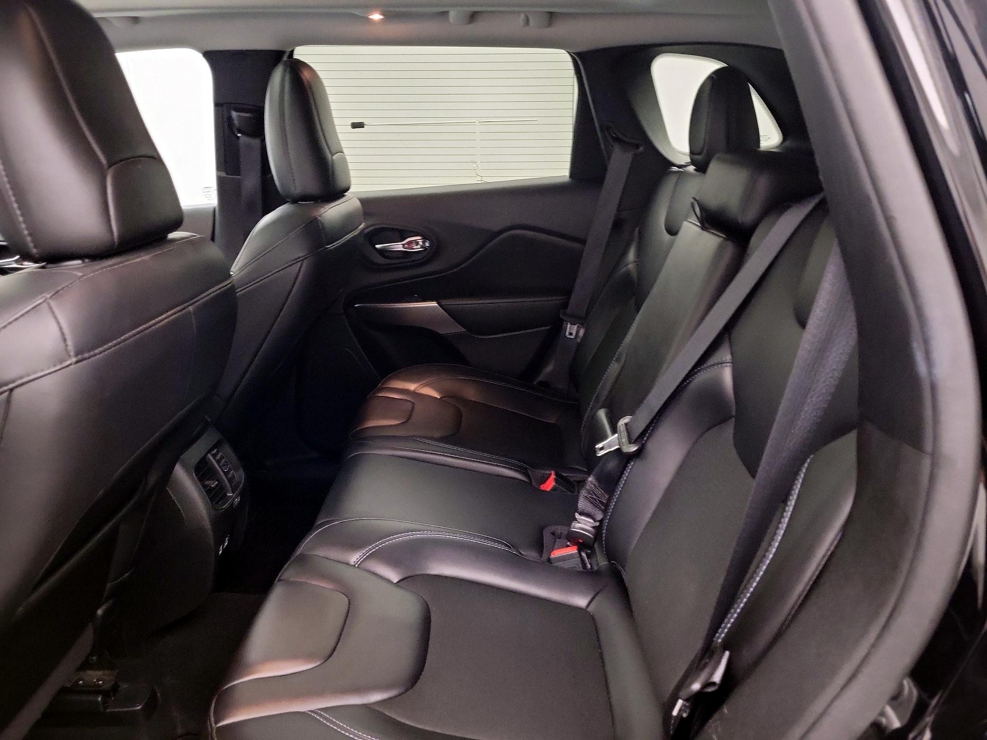Thumbnail: 2021 Jeep Cherokee - 20