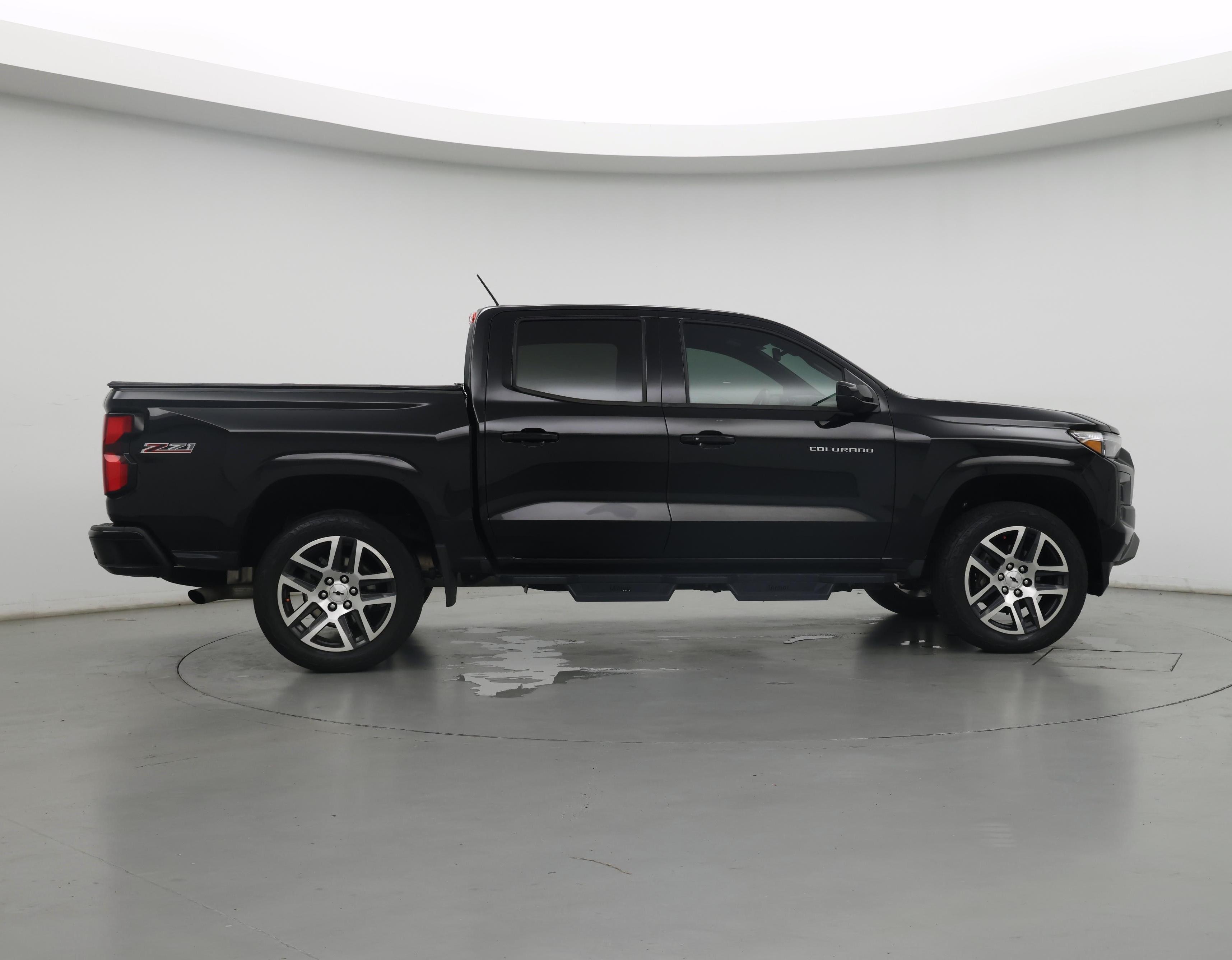 Thumbnail: 2023 Chevrolet Colorado - 7