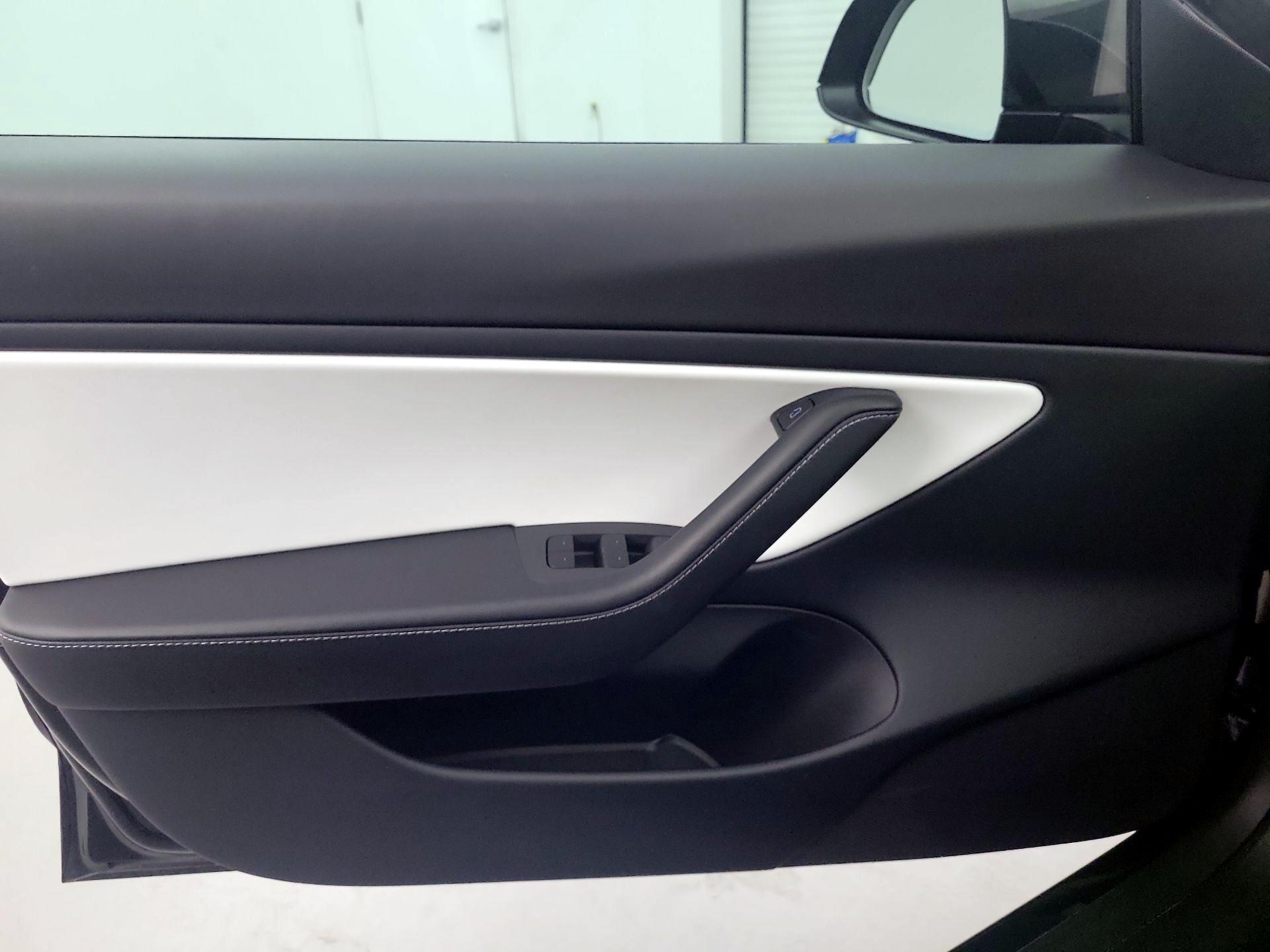 Thumbnail: 2021 Tesla Model 3 - 10