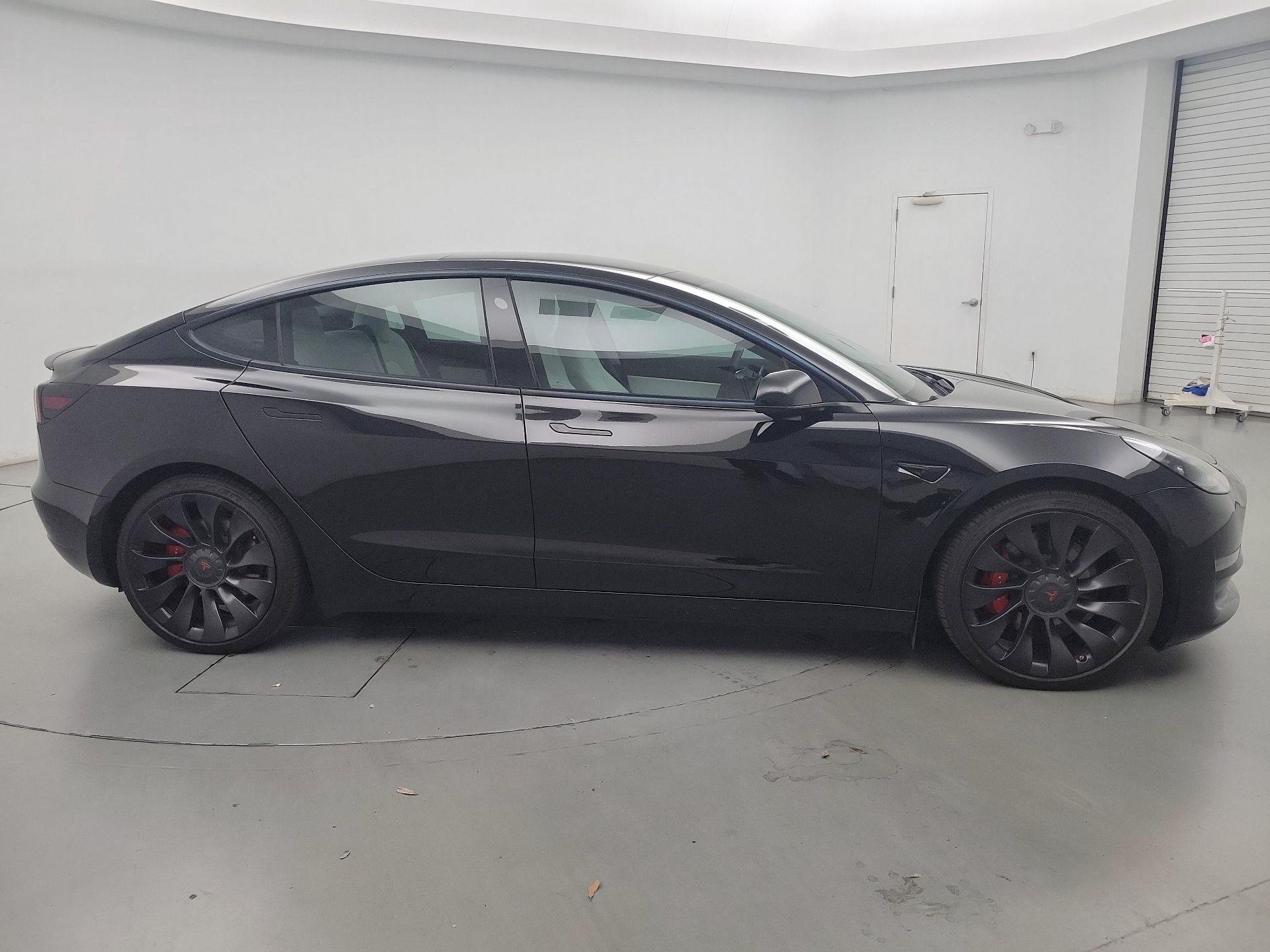 Thumbnail: 2021 Tesla Model 3 - 4